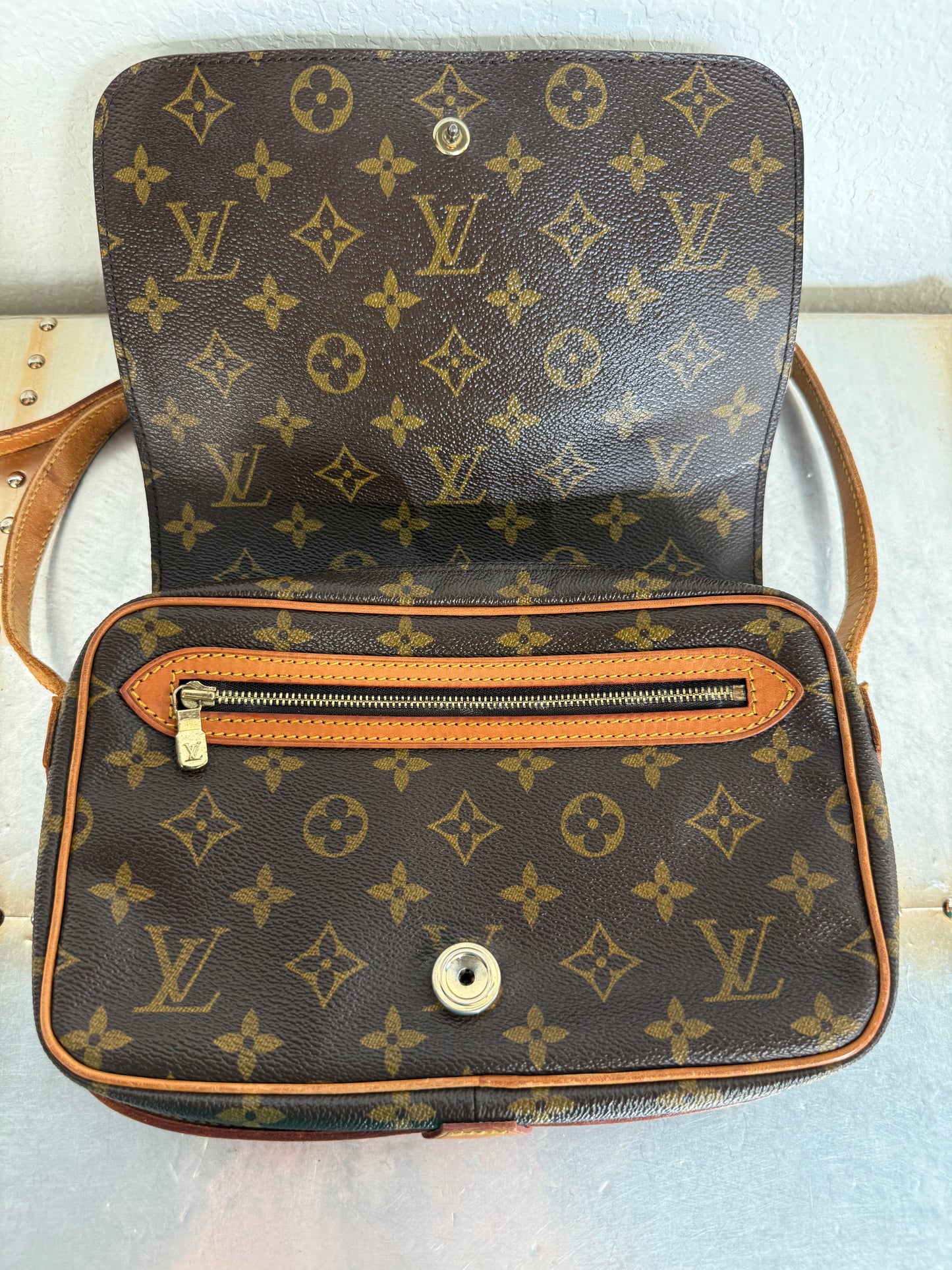 Pre-owned Louis Vuitton Saint Germain 24 Monogram Crossbody / Shoulder Bag