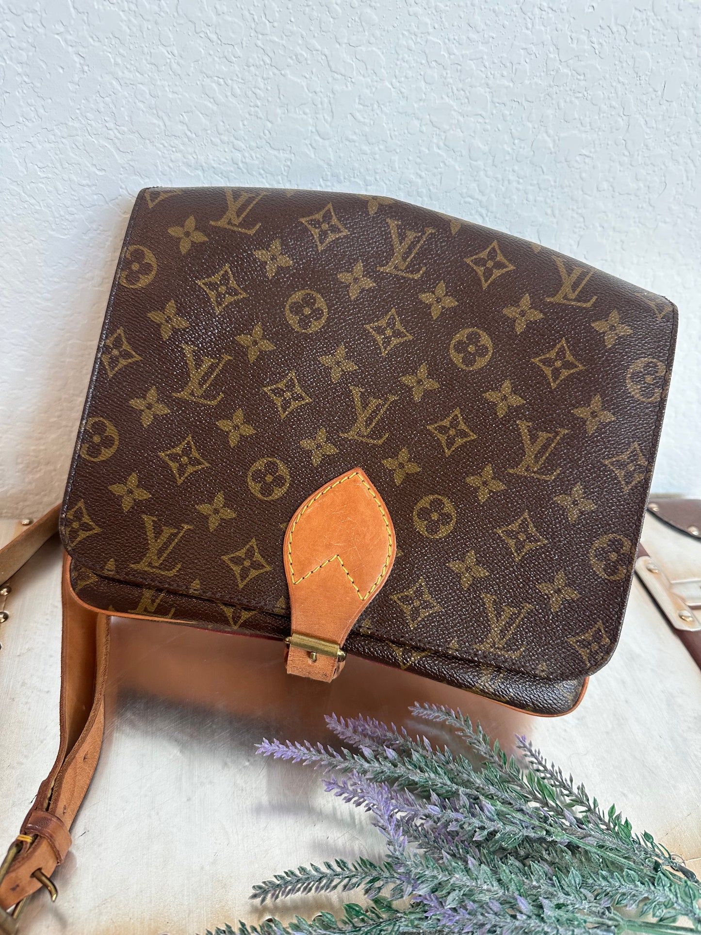 Pre-owned Louis Vuitton Cartouchiere GM Monogram Shoulder / Crossbody Bag