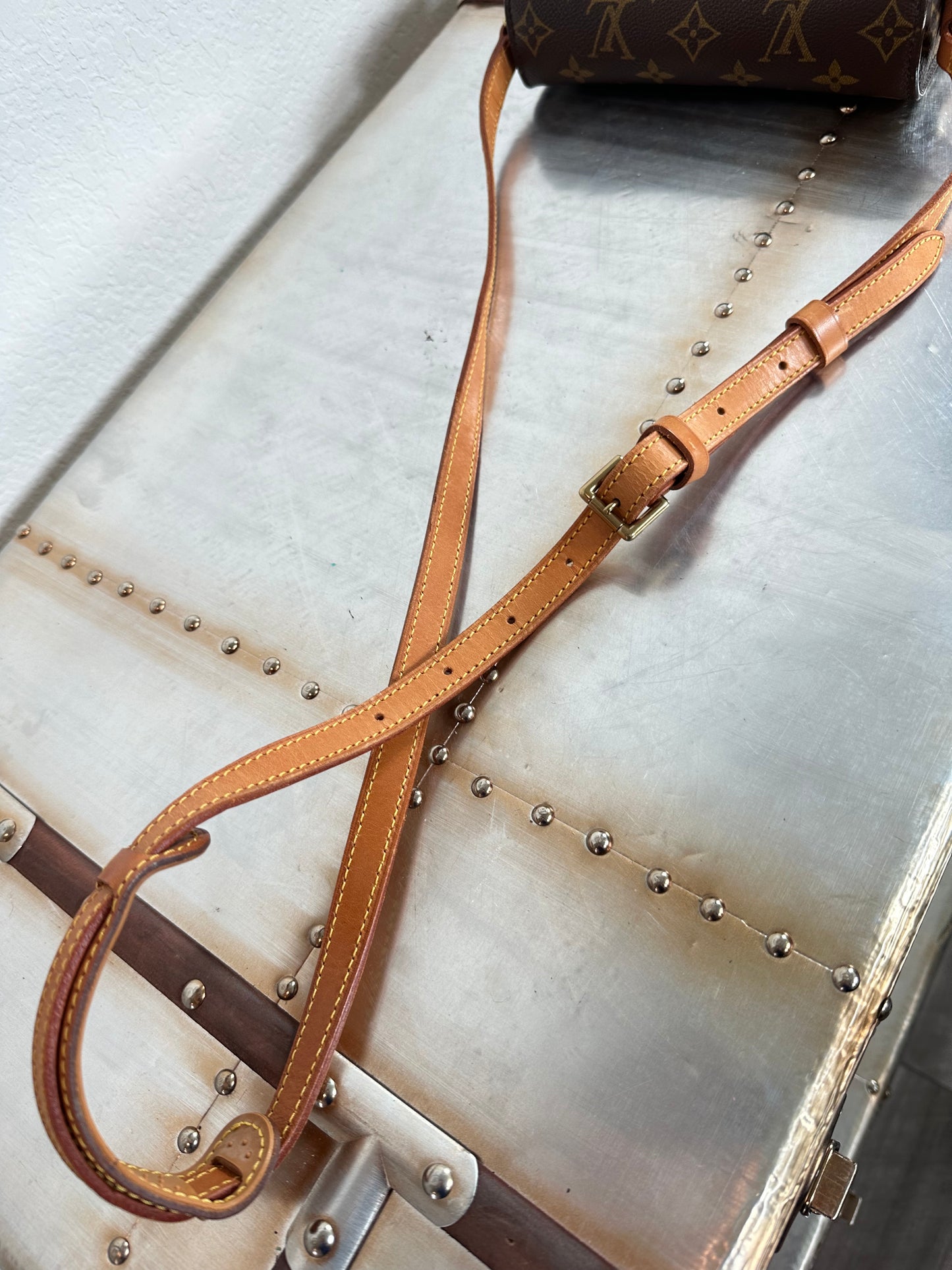 Pre-owned Authentic Louis Vuitton Saint Cloud MM Monogram Shoulder / Crossbody Bag