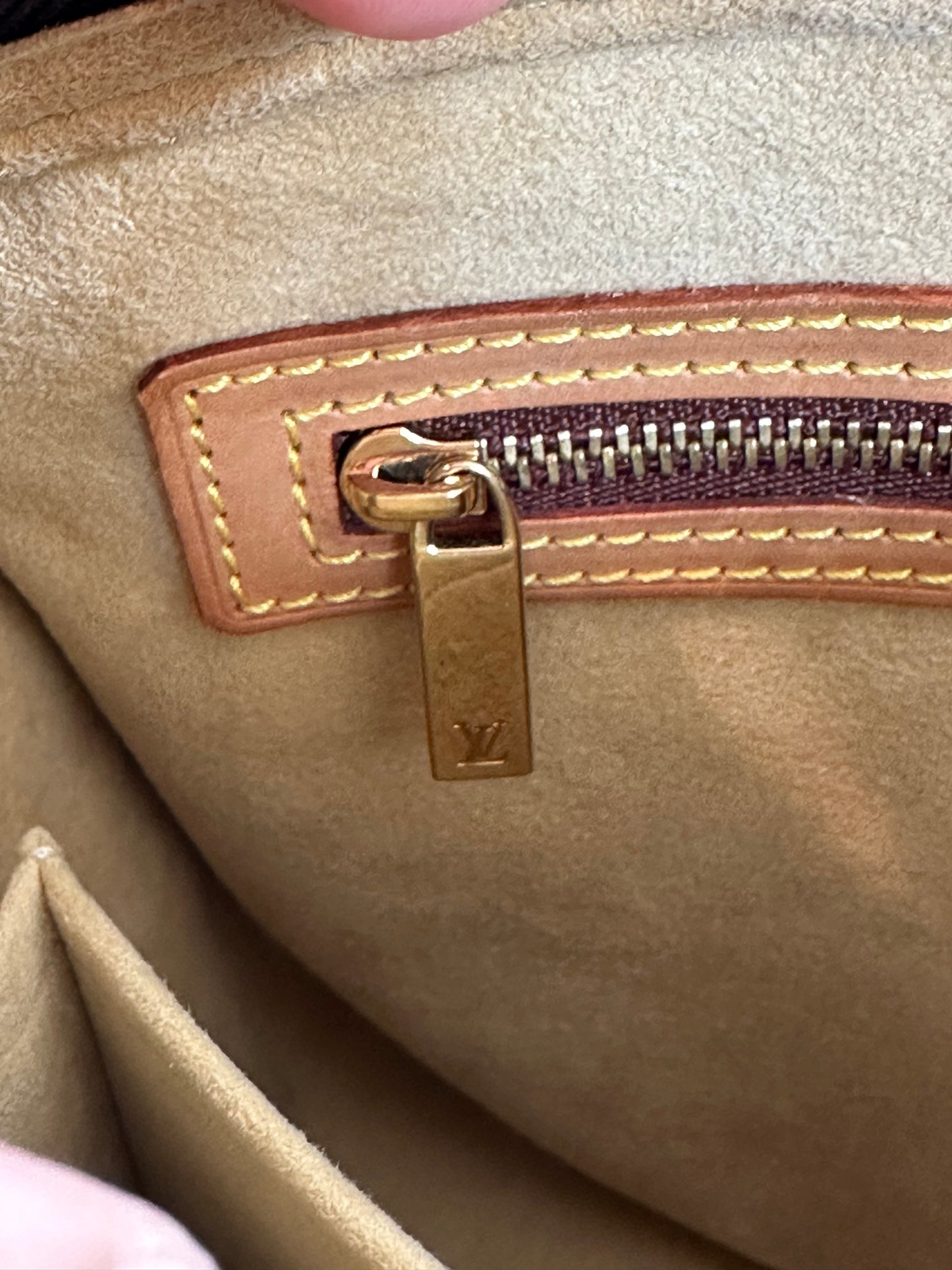Pre-owned Authentic Louis Vuitton Looping MM Monogram Shoulder Bag