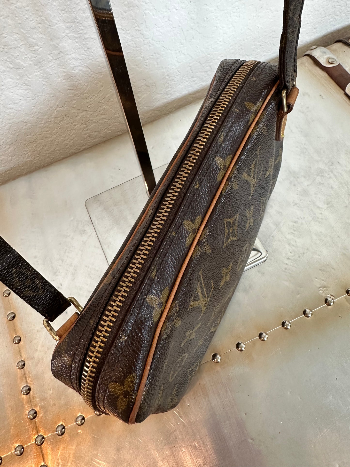 Pre-owned Authentic Louis Vuitton Marly Bandouliere Monogram Crossbody Bag