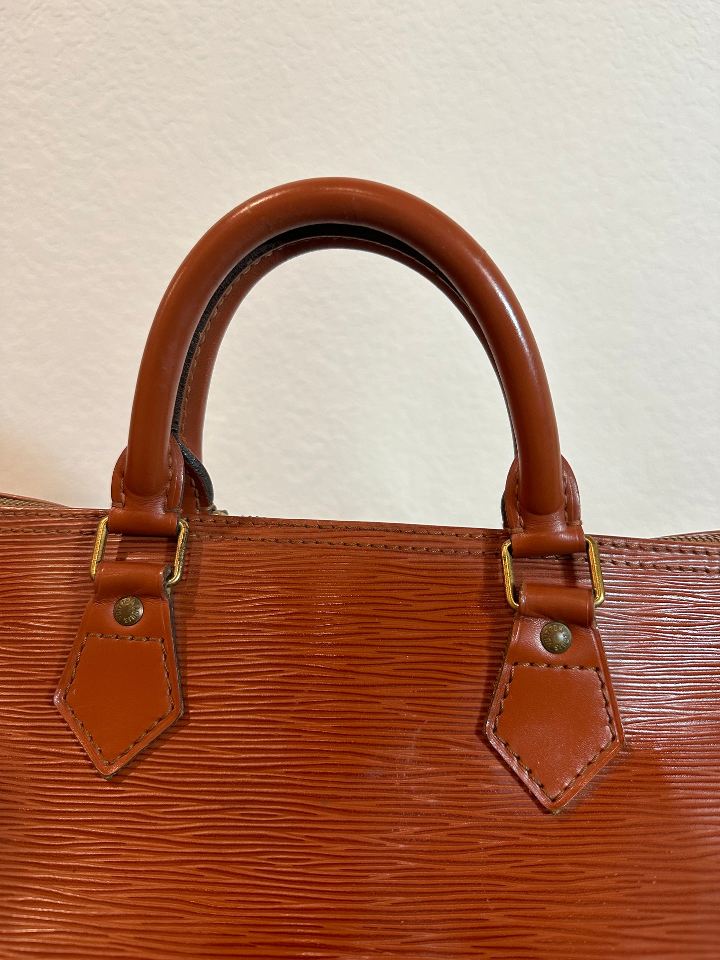 Pre-owned Authentic Louis Vuitton Speedy 30 Epi Handbag