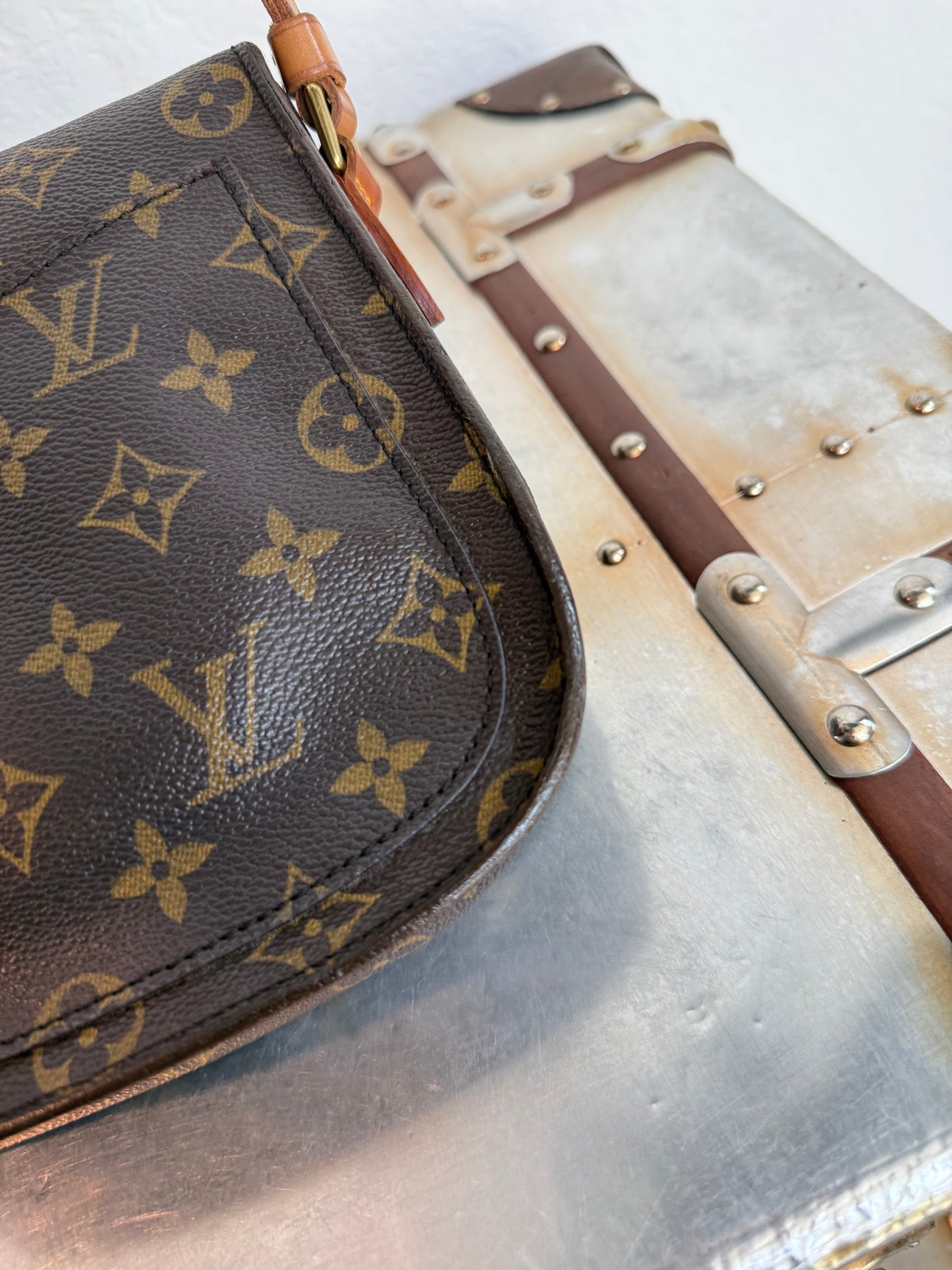 Pre-owned Authentic Louis Vuitton Saint Cloud MM Monogram Shoulder / Crossbody Bag