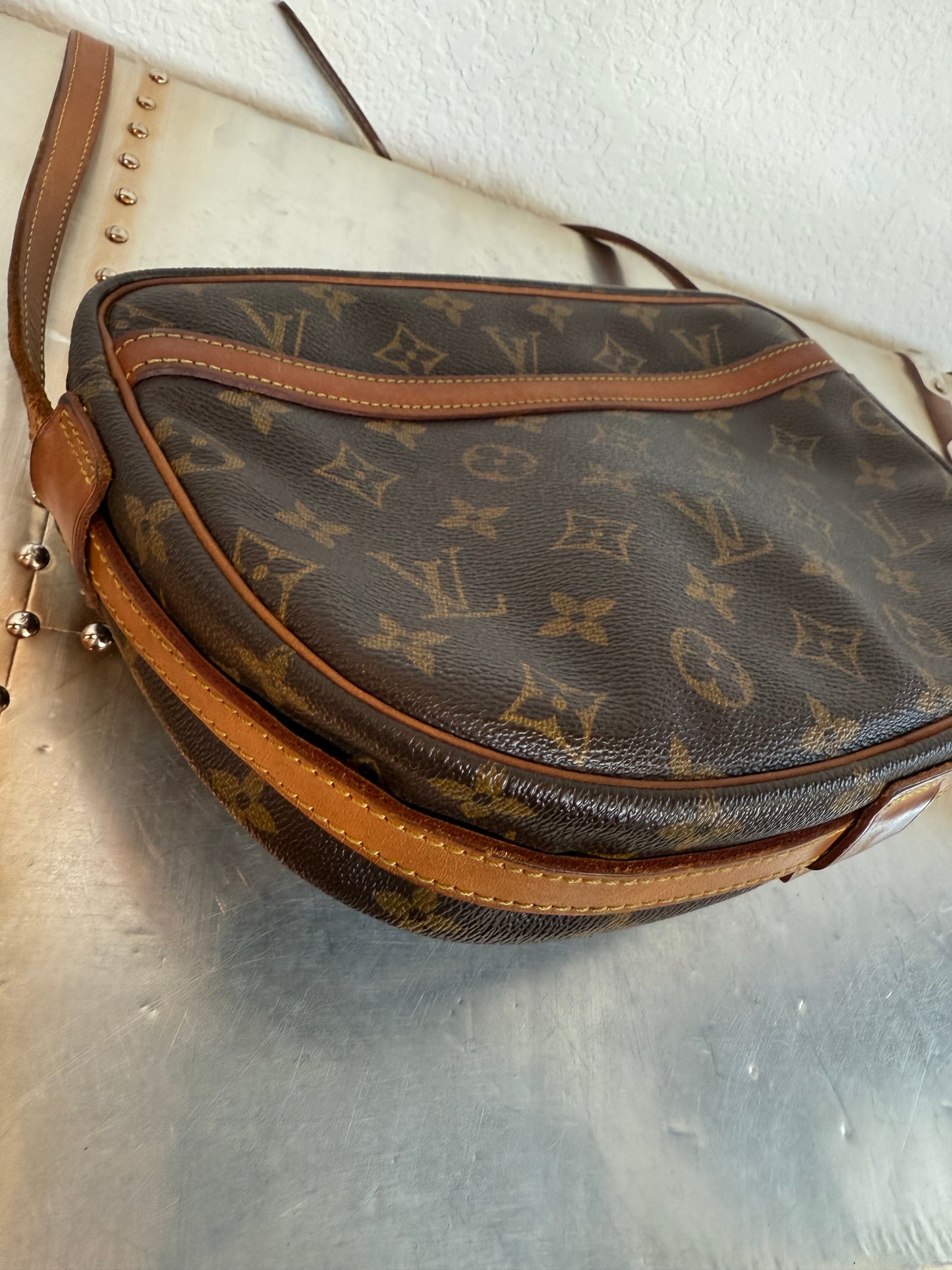 Pre-owned Authentic Louis Vuitton Jeune Fille MM Monogram Crossbody Bag