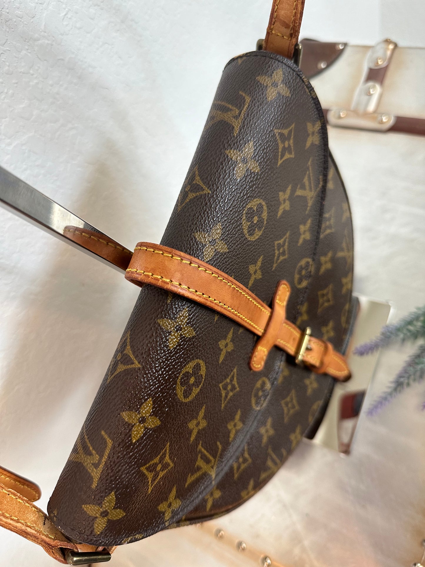 Pre-owned Authentic Louis Vuitton Chantilly MM Monogram Crossbody Bag