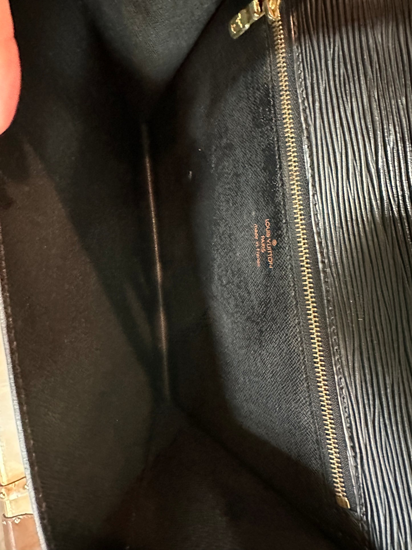 Pre-owned Authentic Louis Vuitton Monceau Epi Black Shoulder / Crossbody Bag
