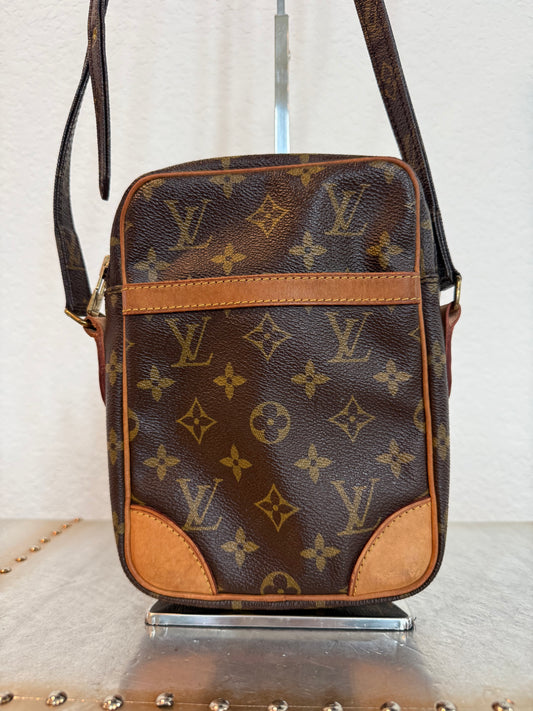 Pre-owned Authentic Louis Vuitton Danube Monogram Crossbody Bag