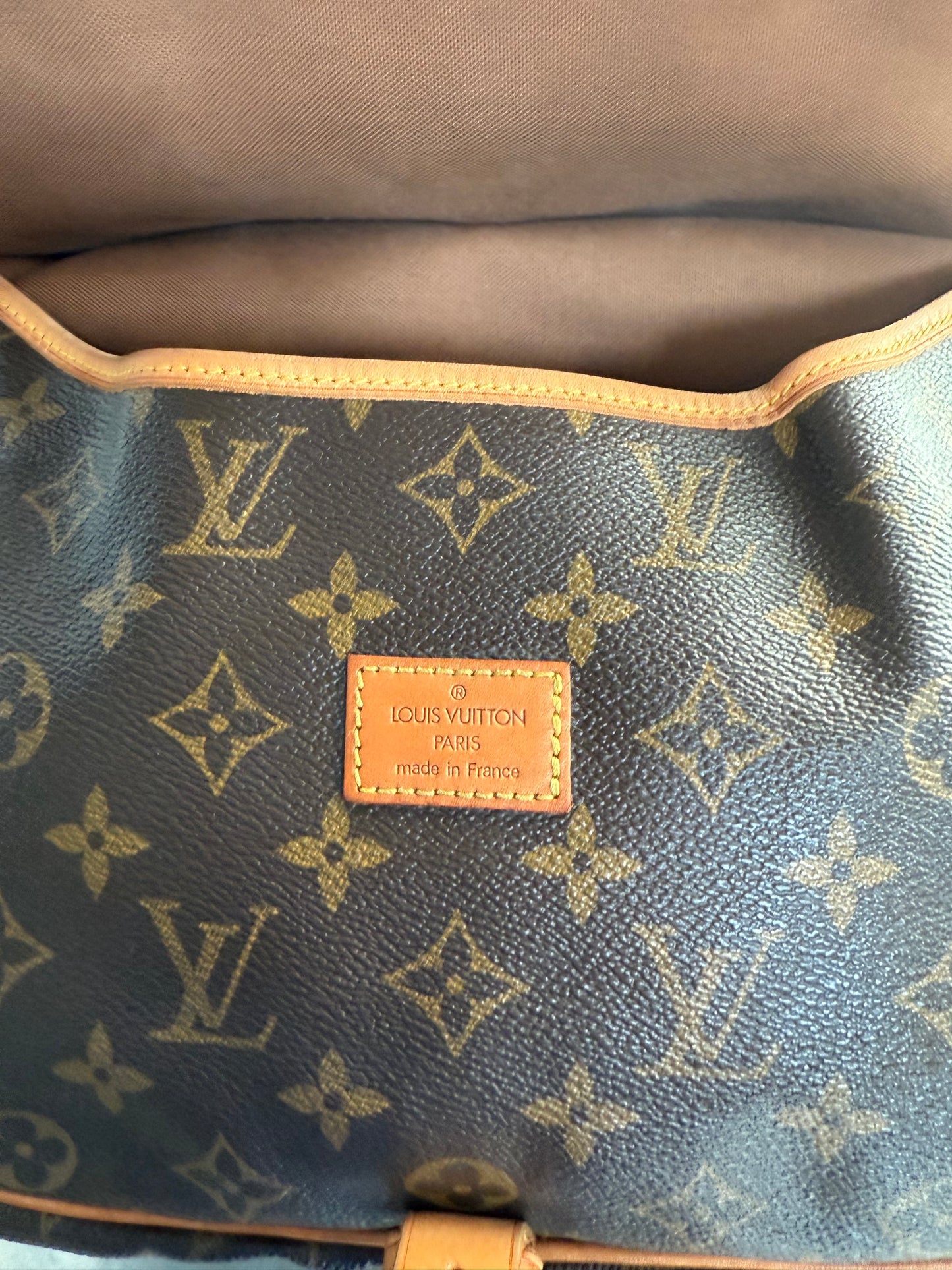 Pre-owned Authentic Louis Vuitton Saumur 30 Monogram Crossbody Bag