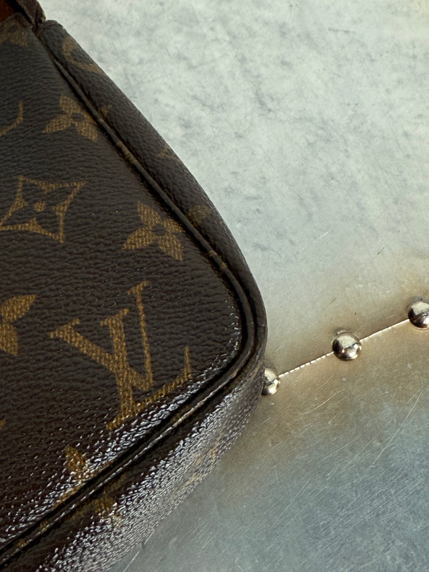 Pre-owned Authentic Louis Vuitton Pochette Accessoires Monogram Shoulder / Handbag