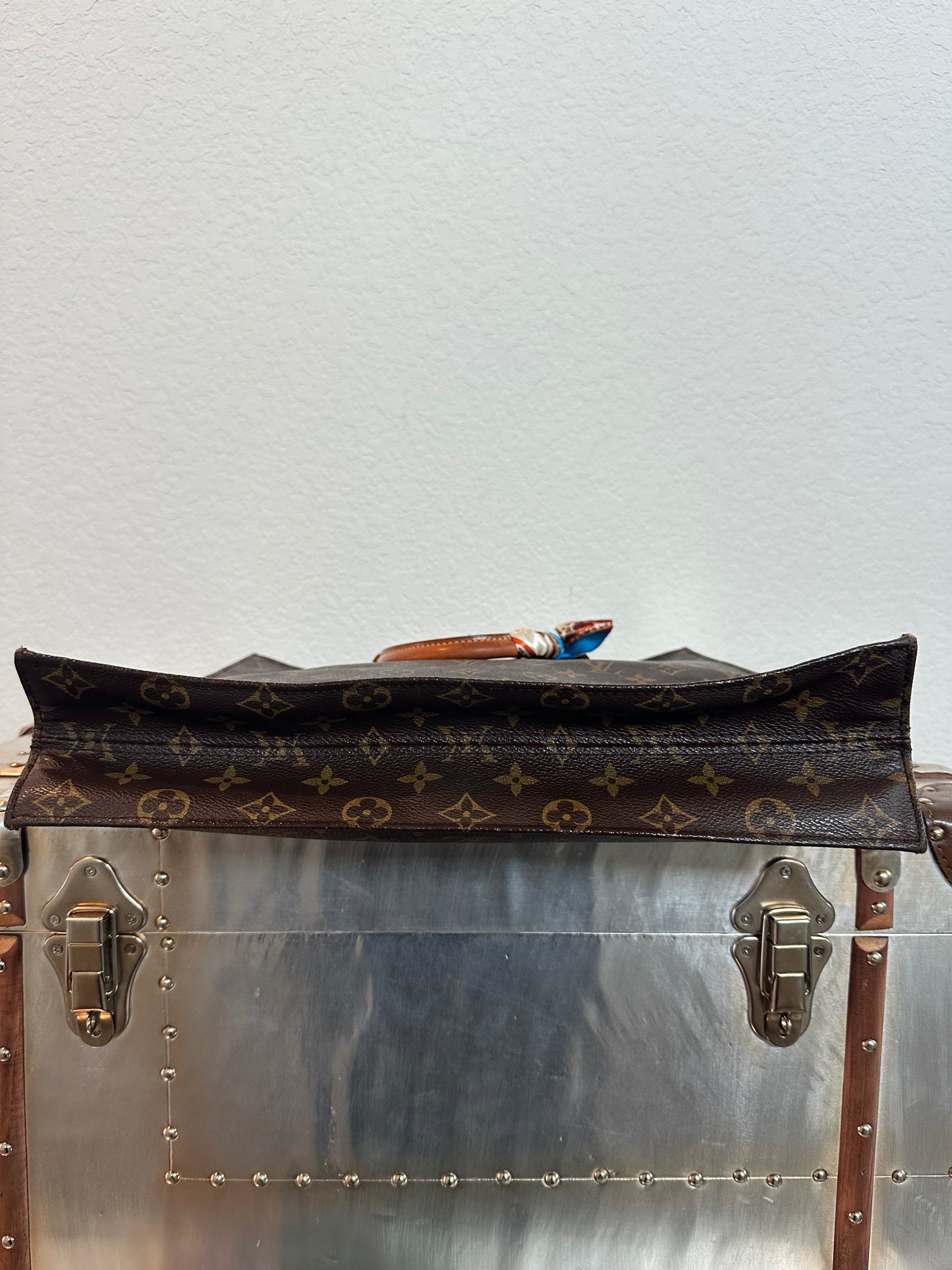 Pre-owned Authentic Louis Vuitton Sac Plat GM Monogram Handbag