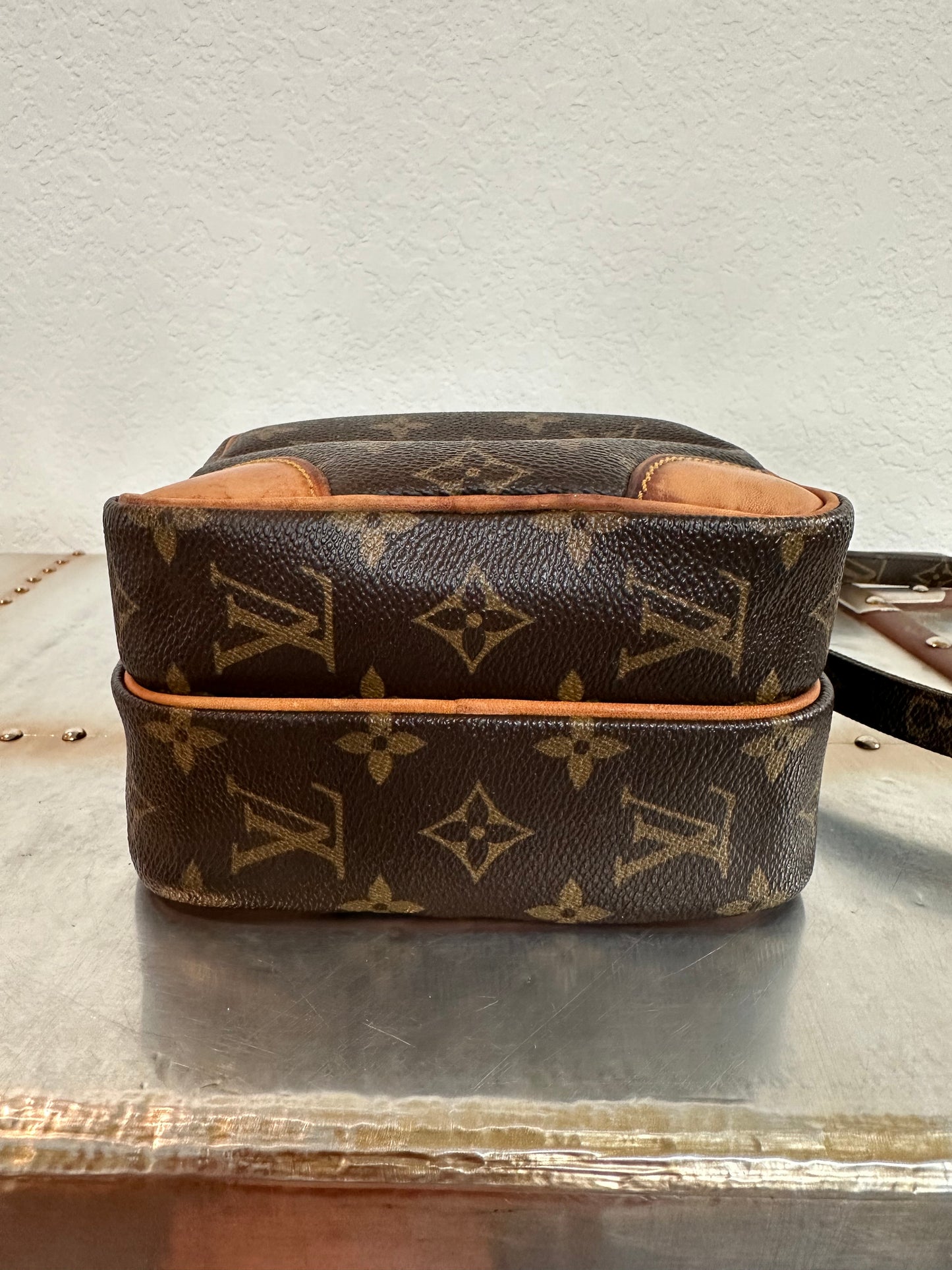 Pre-owned Authentic Louis Vuitton Amazon Monogram Crossbody Bag