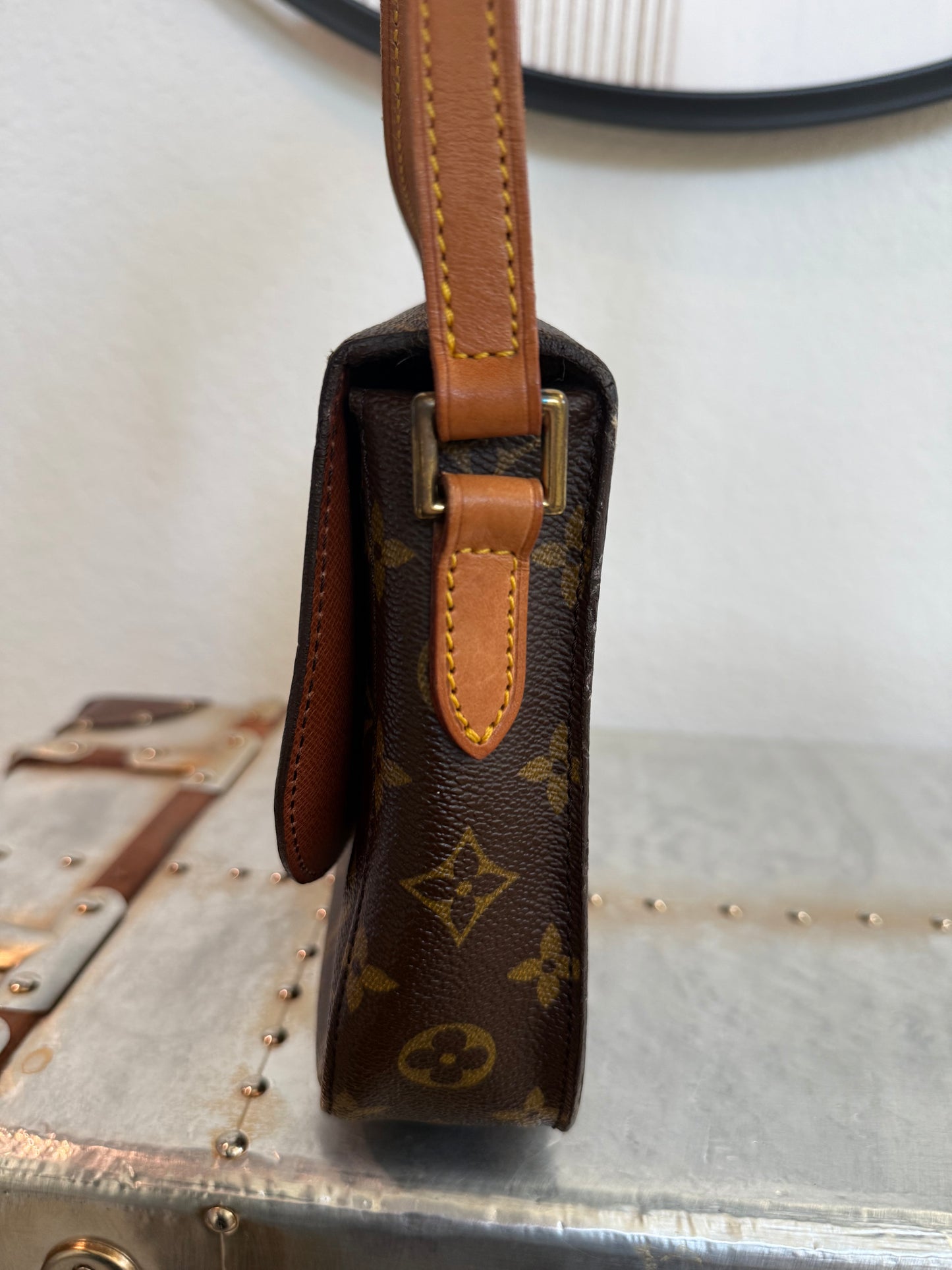 Pre-owned Authentic Louis Vuitton Saint Cloud MM Monogram Shoulder / Crossbody Bag