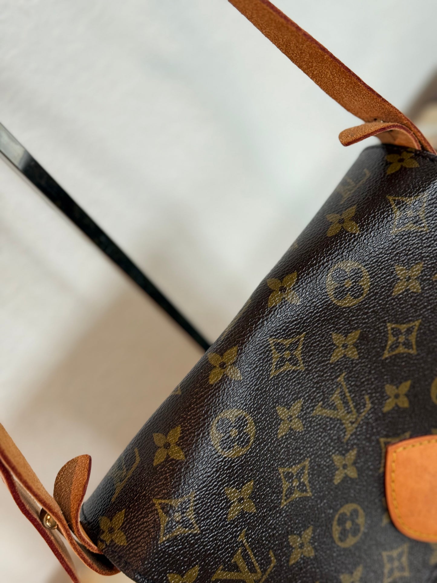 Pre-owned Louis Vuitton Cartouchiere MM Monogram Shoulder / Crossbody Bag