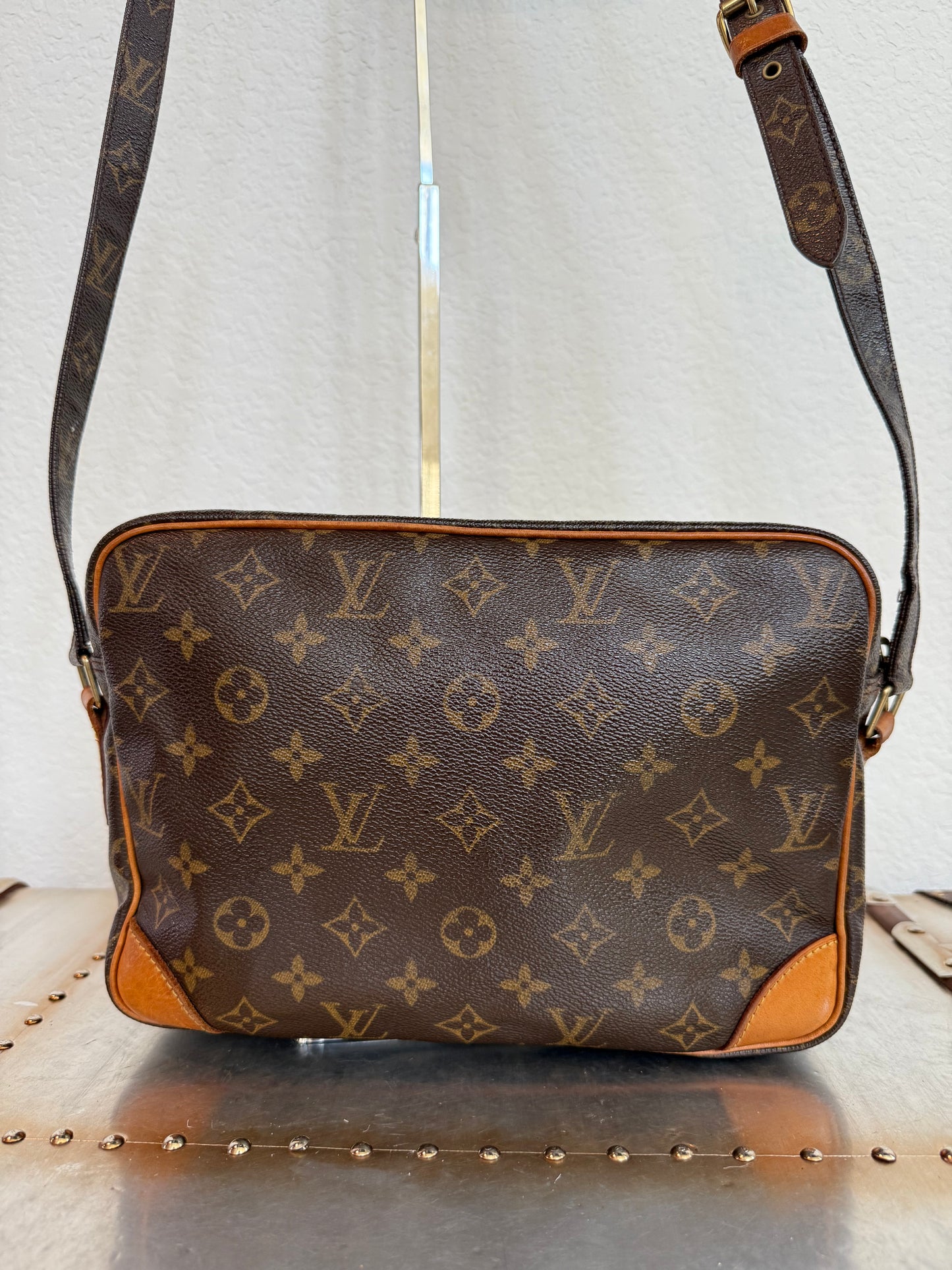 Pre-owned Louis Vuitton Nile PM Monogram Shoulder Bag/ Crossbody Bag