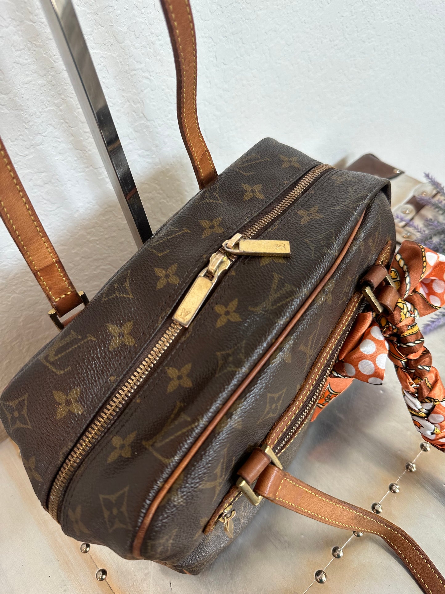 Pre-owned Authentic Louis Vuitton Cite MM Monogram Shoulder Bag
