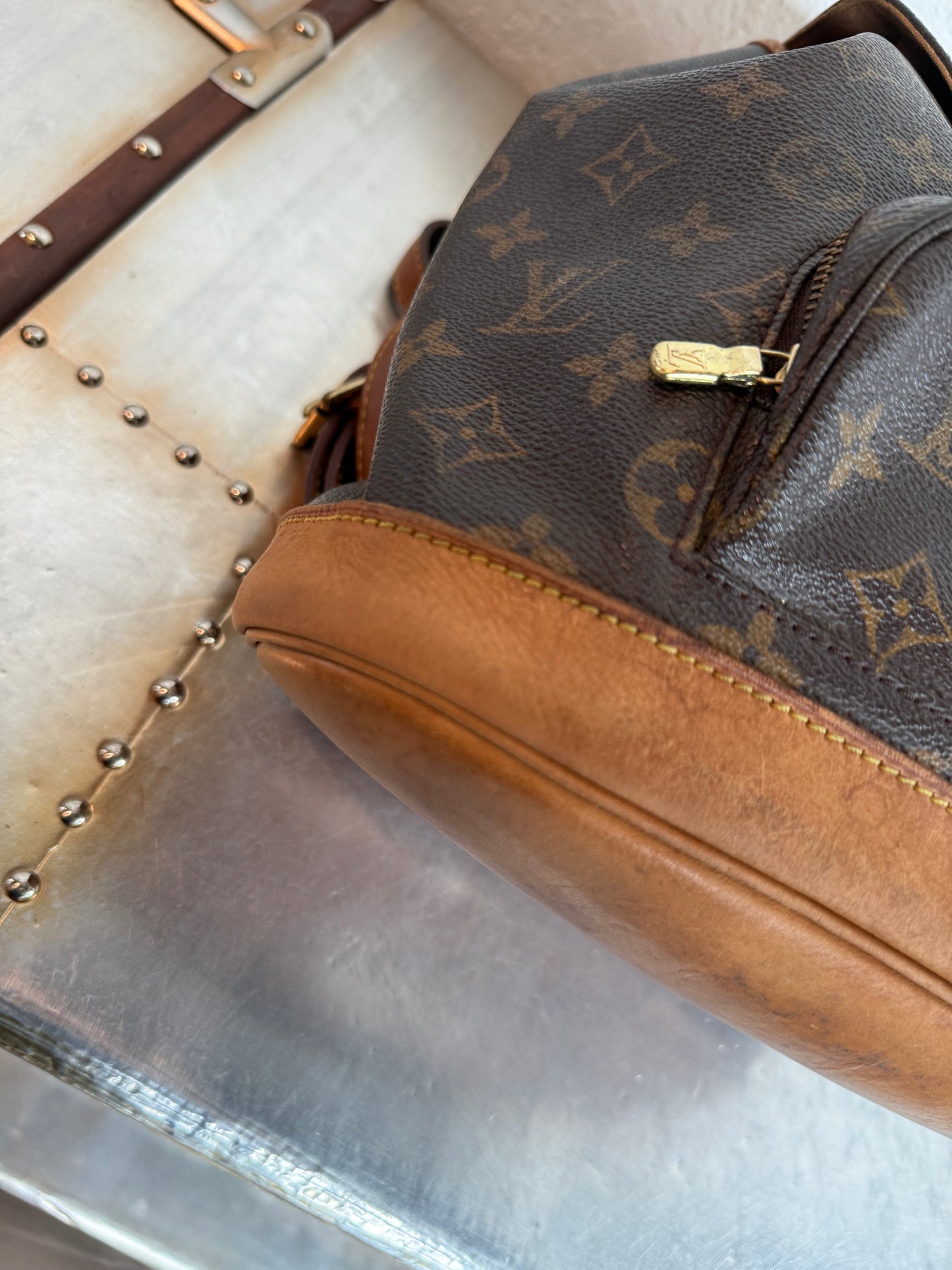 Pre-owned Authentic Louis Vuitton Montsouris MM Monogram Backpack