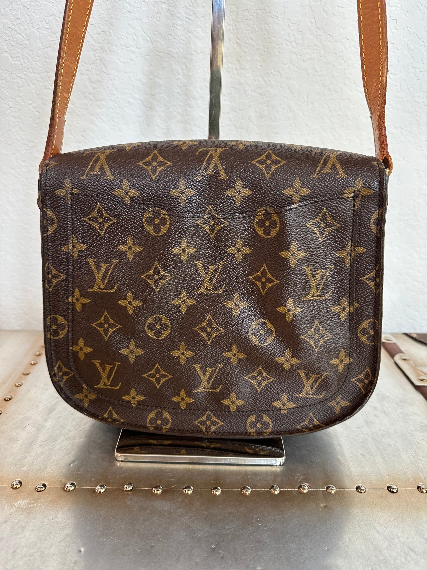 Pre-owned Authentic Louis Vuitton Saint Cloud GM Monogram Crossbody Bag