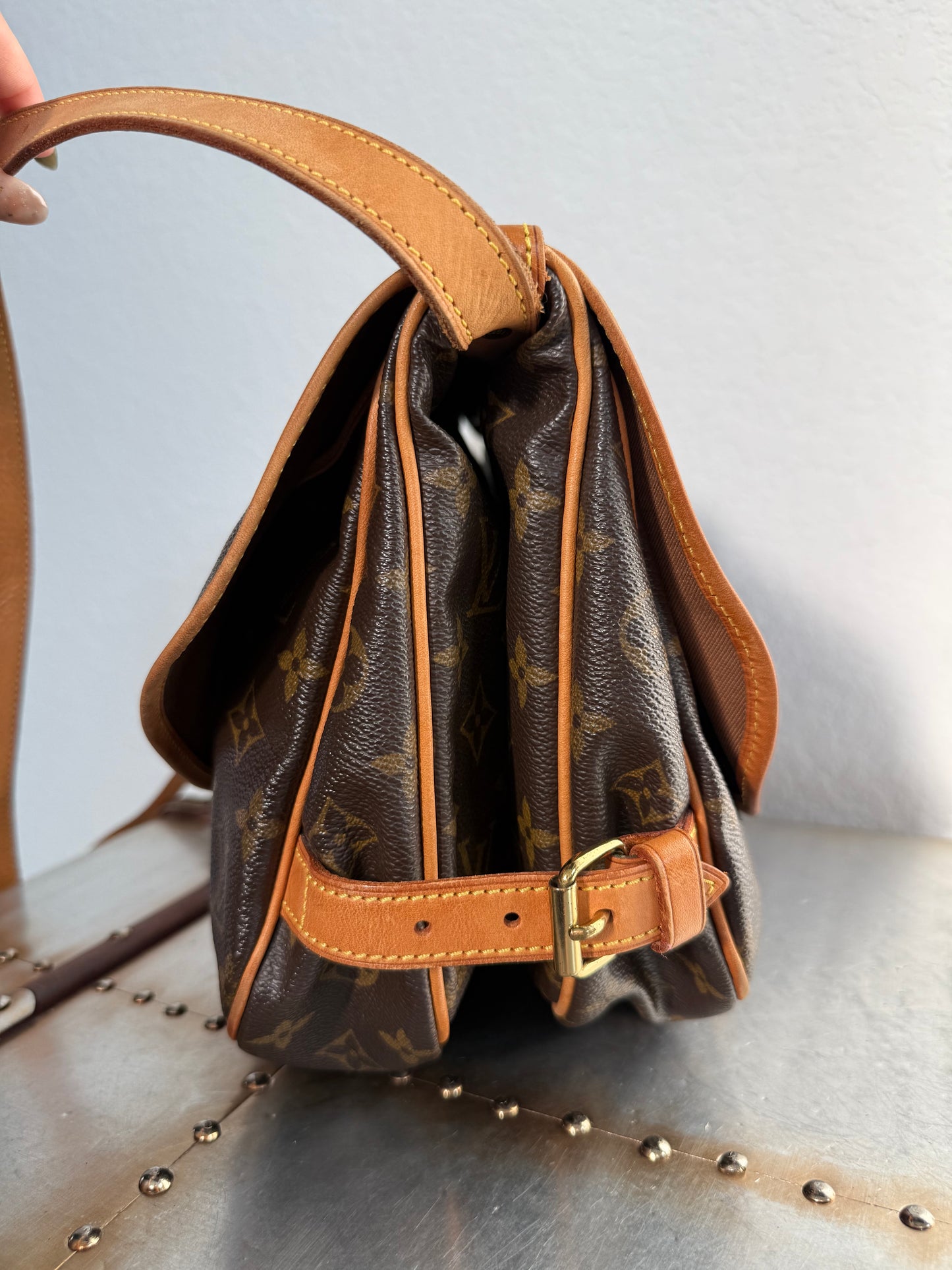 Pre-owned Authentic Louis Vuitton Saumur 30 Monogram Crossbody Bag