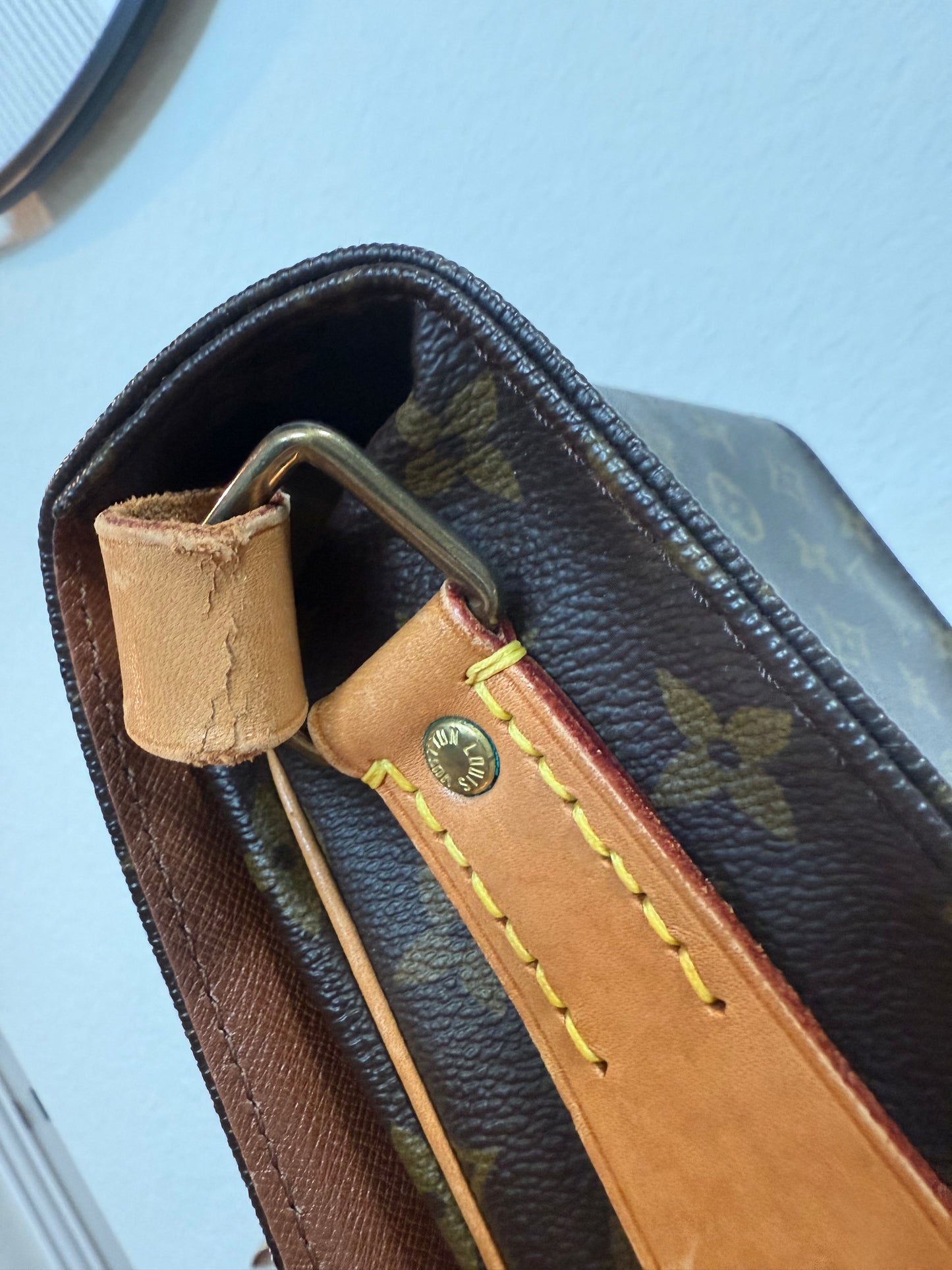 Pre-owned Louis Vuitton Cartouchiere MM Monogram Shoulder / Crossbody Bag