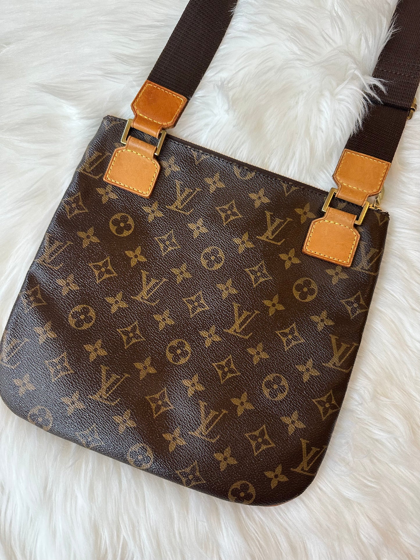 Pre-owned Authentic Louis Vuitton Pochette Bosphore Monogram Shoulder / Crossbody Bag