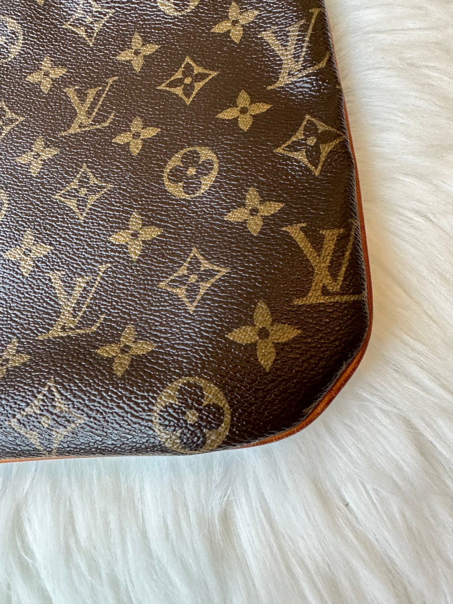 Pre-owned Authentic Louis Vuitton Pochette Bosphore Monogram Shoulder / Crossbody Bag