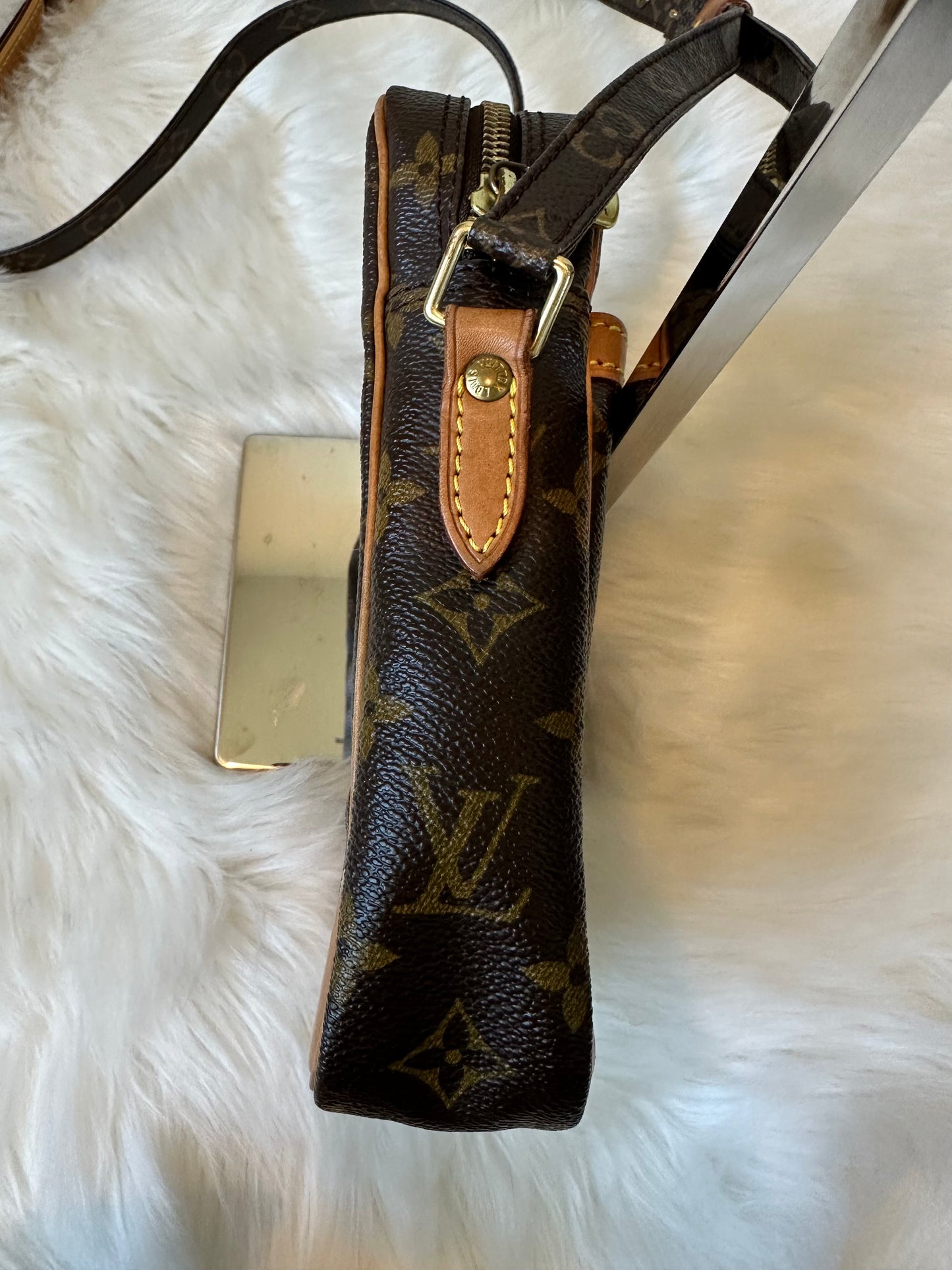 Pre-owned Authentic Louis Vuitton Danube Monogram Crossbody Bag