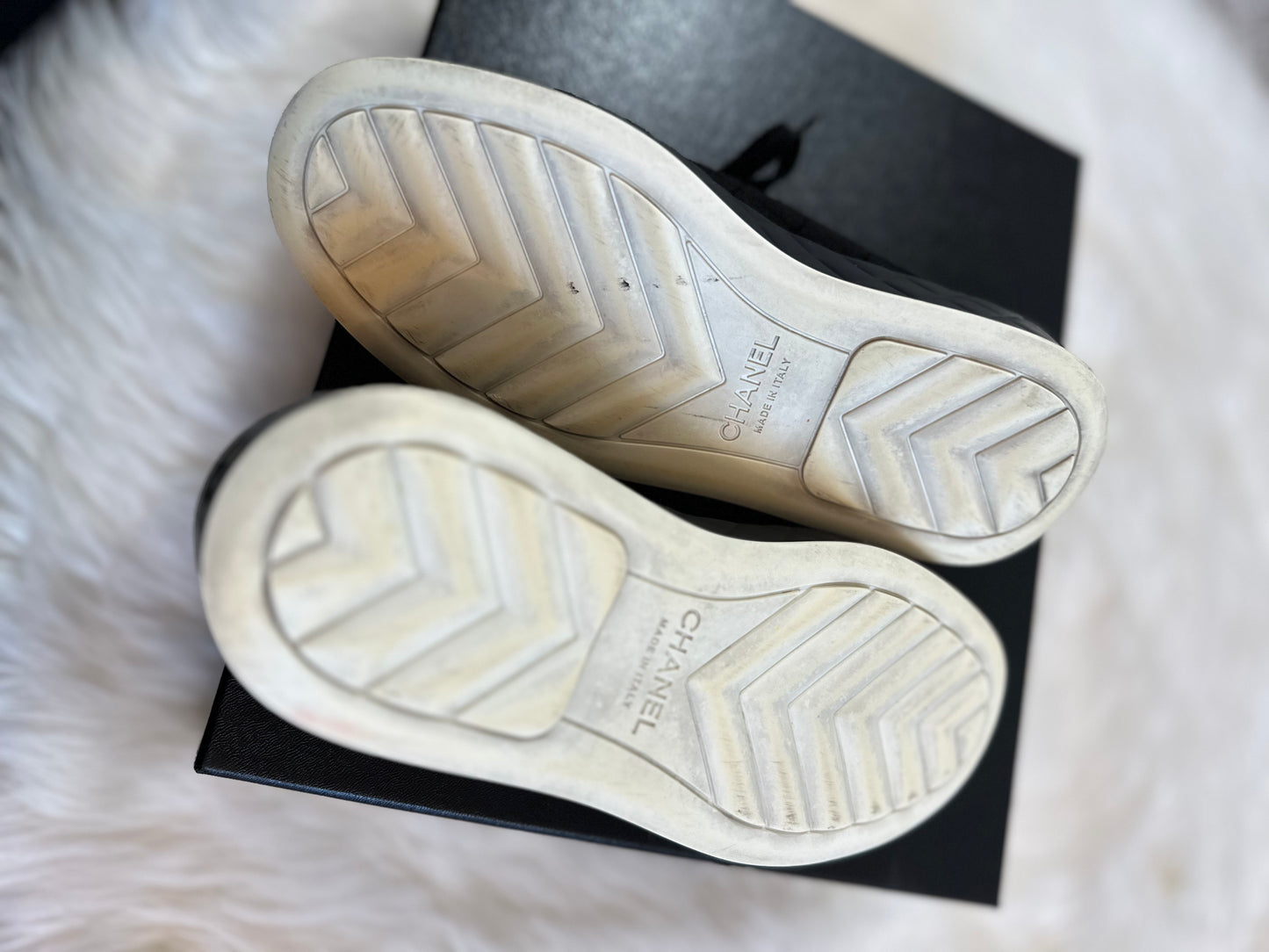 Pre-owned Authentic CHANEL Fabric Quilted Lambskin Cap Toe Lace Up Sneakers / Shoes