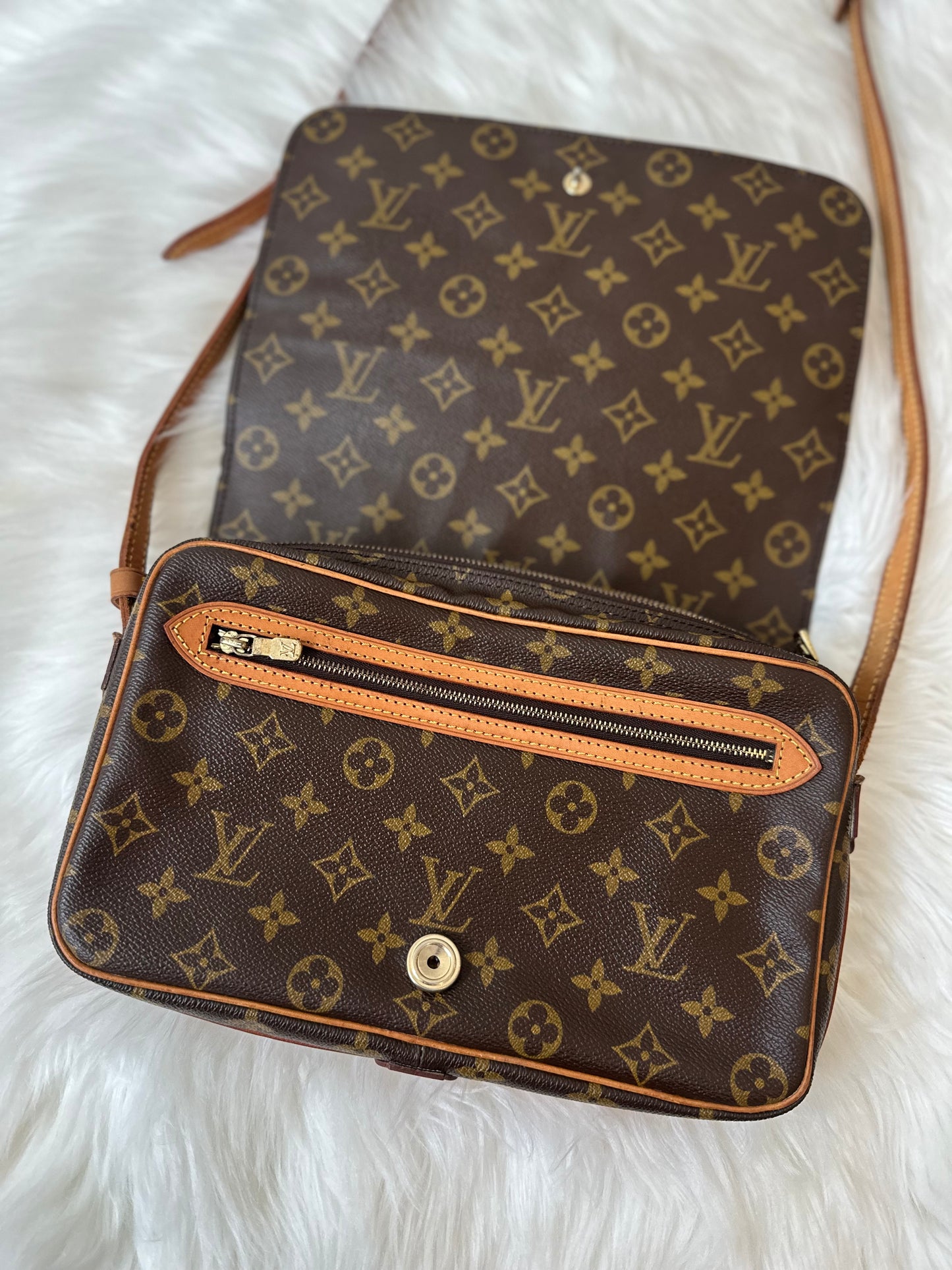 Pre-owned Authentic Louis Vuitton Saint Germain 28 Monogram Shoulder / Crossbody Bag