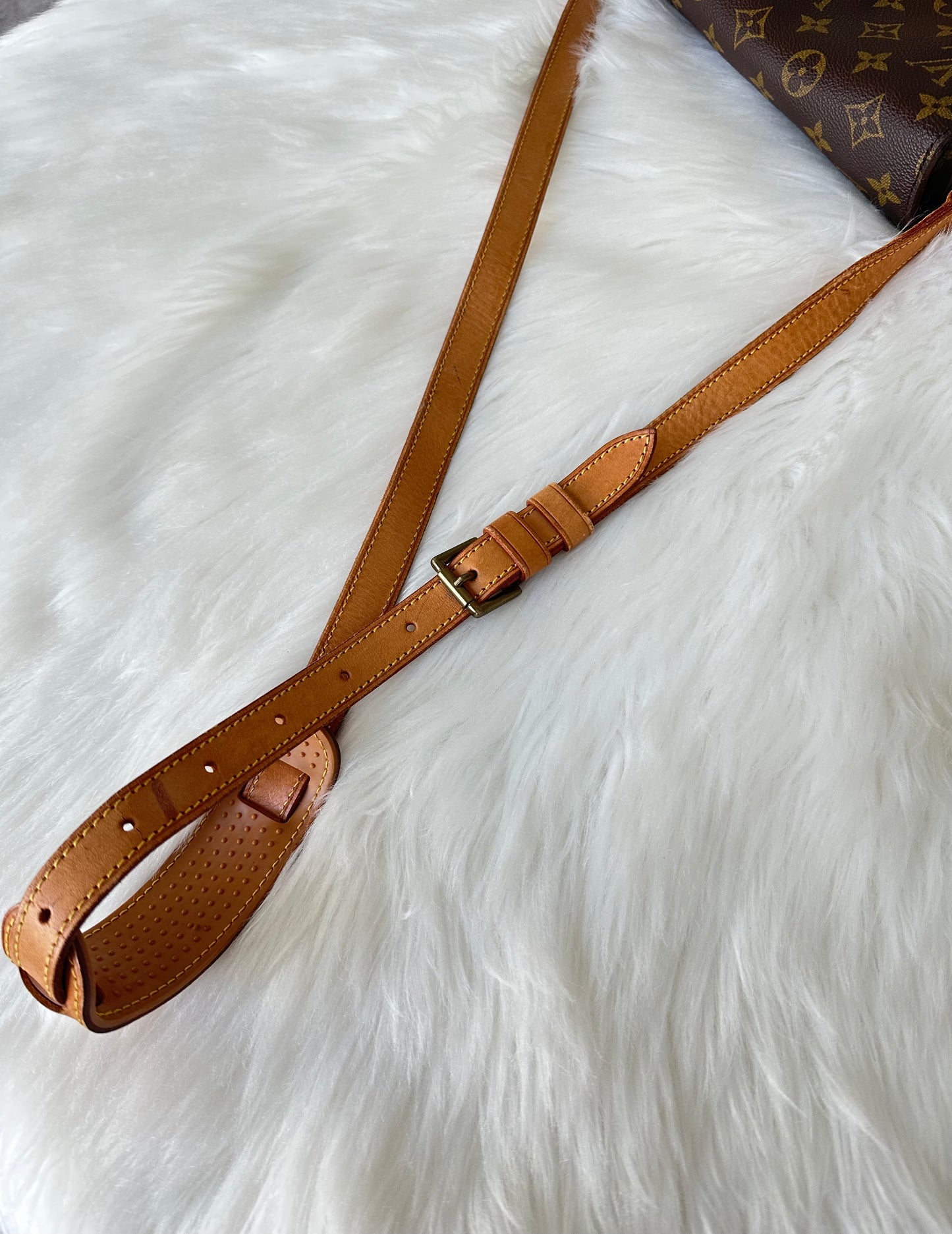 Pre-owned Louis Vuitton Saint Cloud GM Monogram Crossbody Bag
