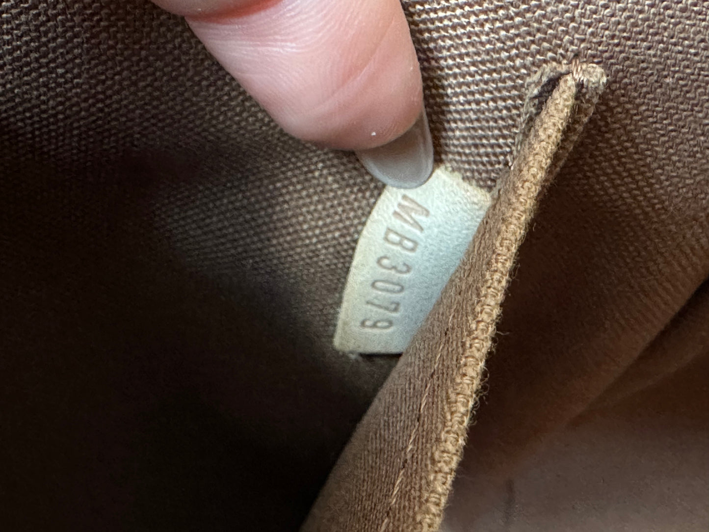 Pre-owned Louis Vuitton Tivoli GM Monogram Shoulder Bag