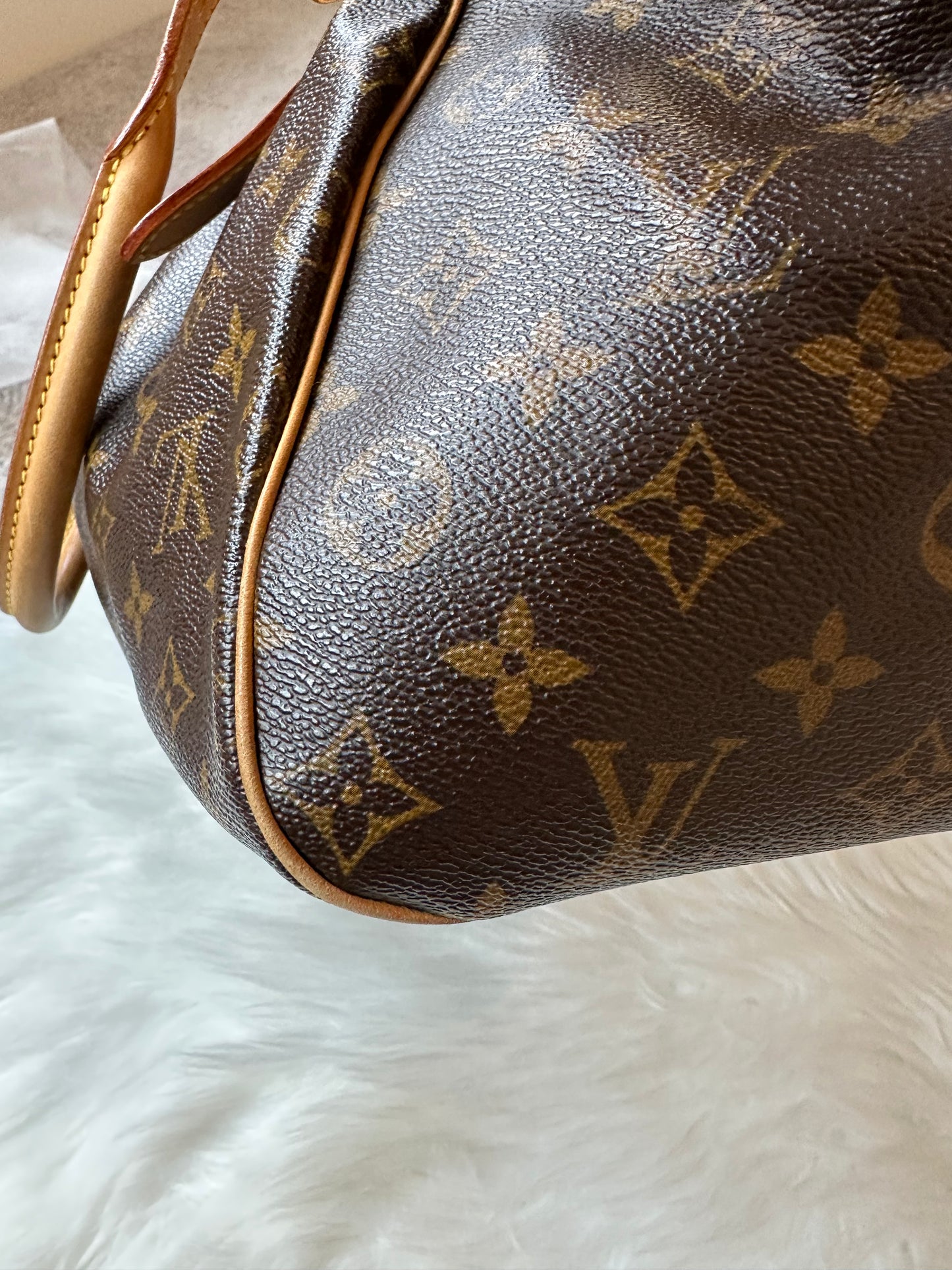 Pre-owned Louis Vuitton Tivoli GM Monogram Shoulder Bag