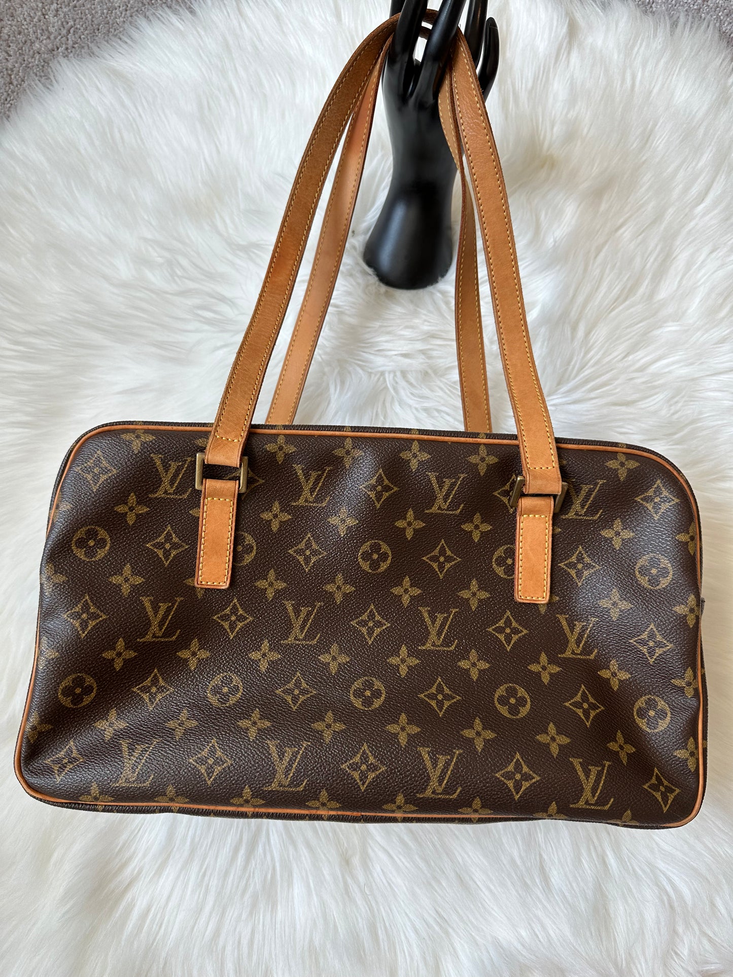Pre-owned Authentic Louis Vuitton Cite GM Monogram Shoulder Bag
