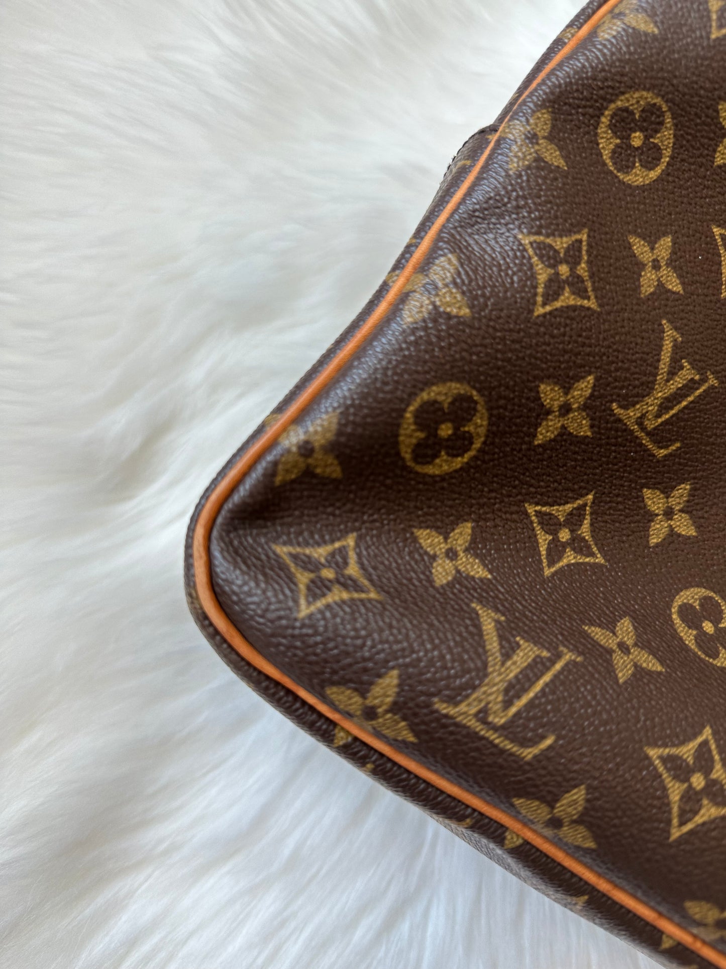 Pre-owned Authentic Louis Vuitton Cite GM Monogram Shoulder Bag