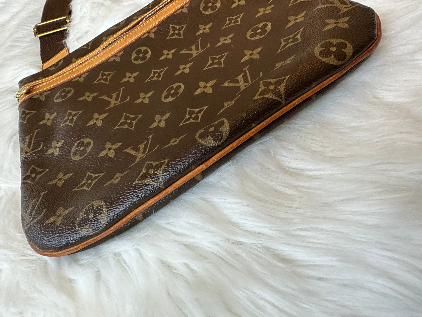 Pre-owned Authentic Louis Vuitton Pochette Bosphore Monogram Shoulder / Crossbody Bag