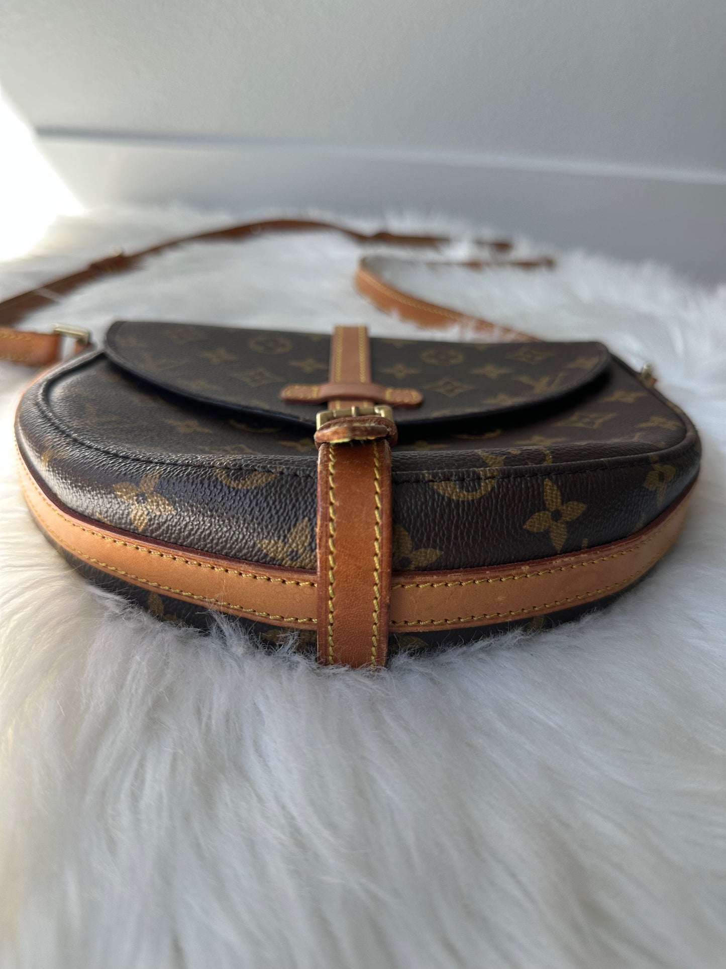 Pre-owned Authentic Louis Vuitton Chantilly MM Monogram Crossbody Bag