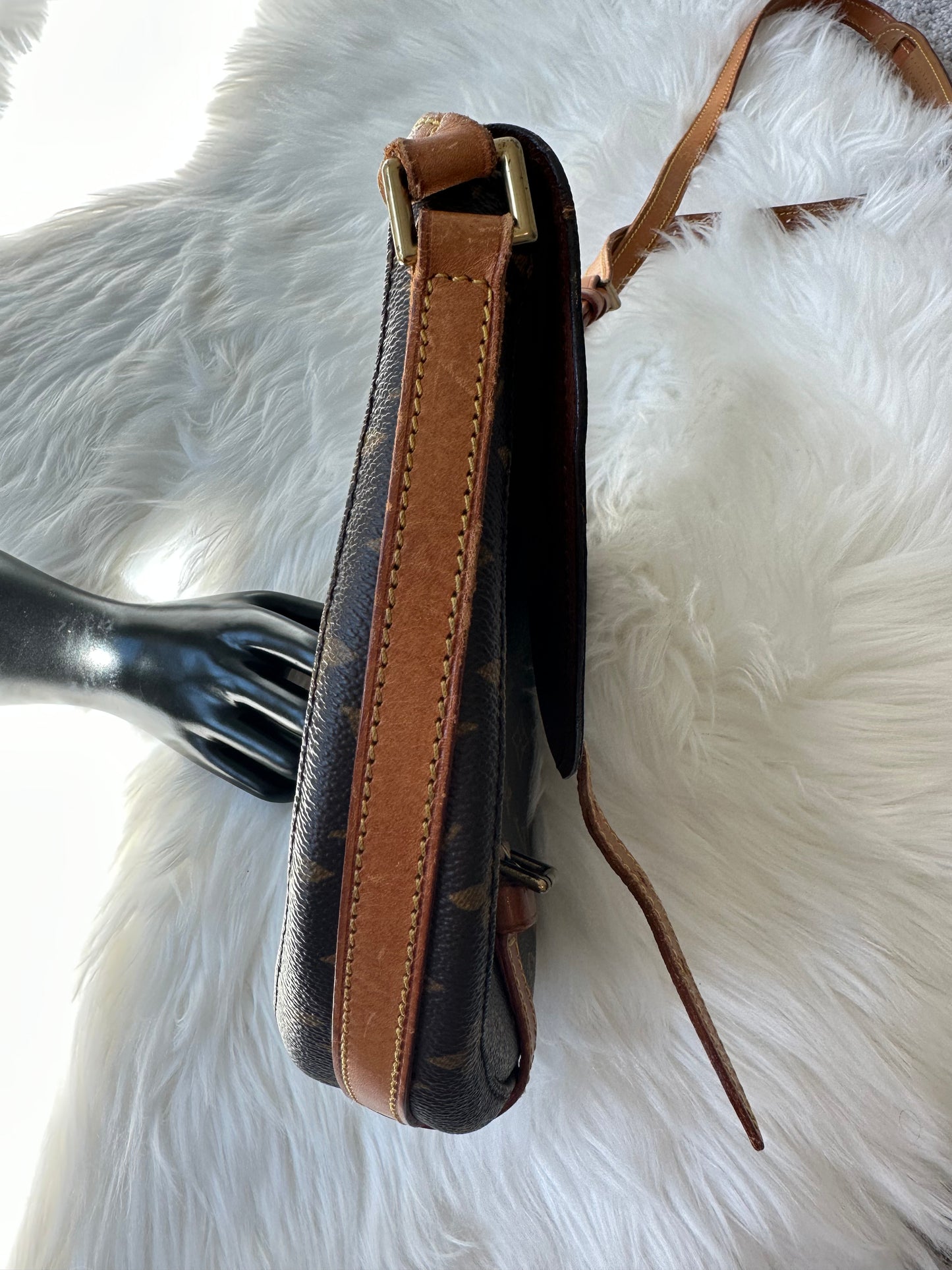 Pre-owned Authentic Louis Vuitton Chantilly MM Monogram Crossbody Bag