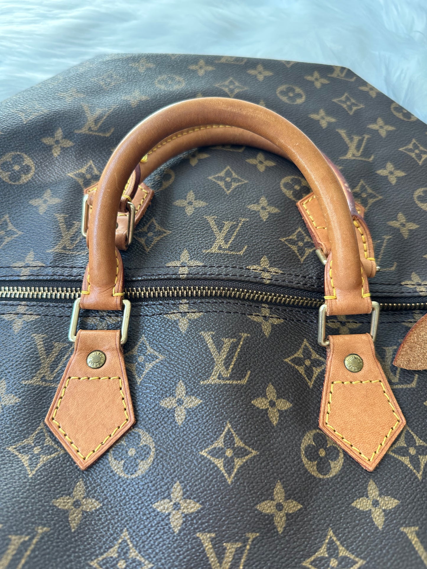 Pre-owned Authentic Louis Vuitton Speedy 40 Monogram Handbag