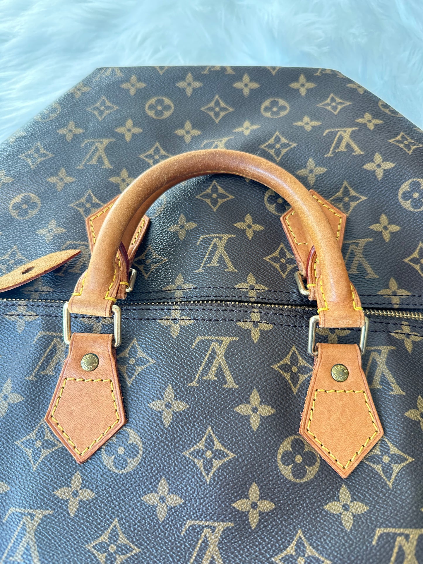 Pre-owned Authentic Louis Vuitton Speedy 40 Monogram Handbag