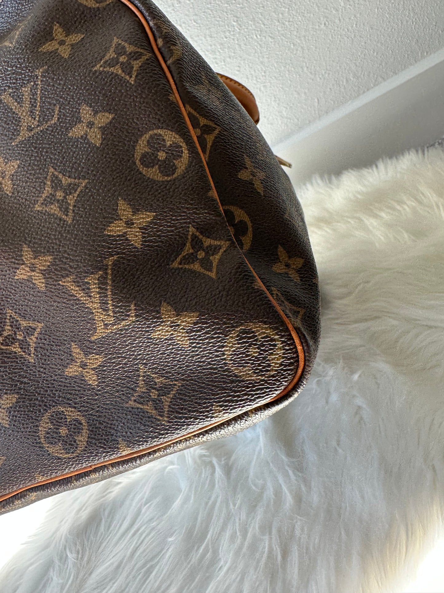 Pre-owned Authentic Louis Vuitton Speedy 40 Monogram Handbag