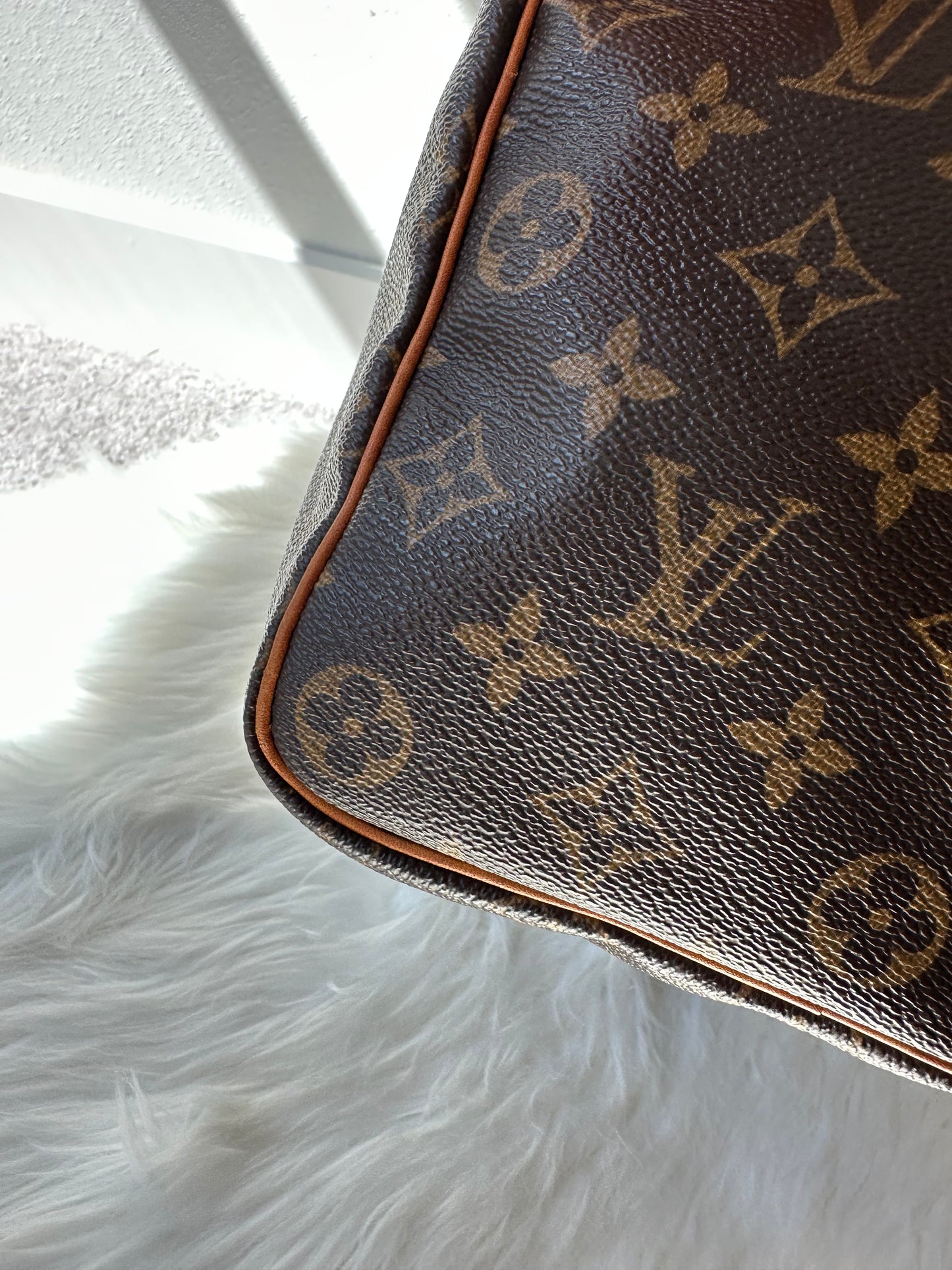Pre-owned Authentic Louis Vuitton Speedy 40 Monogram Handbag
