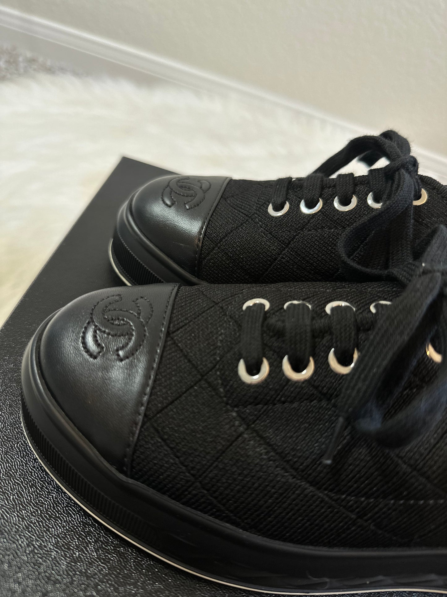Pre-owned Authentic CHANEL Fabric Quilted Lambskin Cap Toe Lace Up Sneakers / Shoes