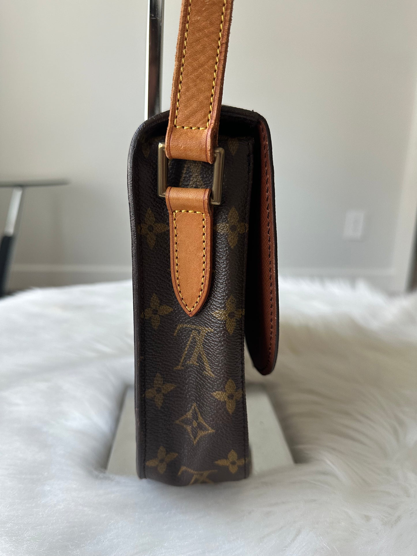 Pre-owned Louis Vuitton Saint Cloud GM Monogram Crossbody Bag