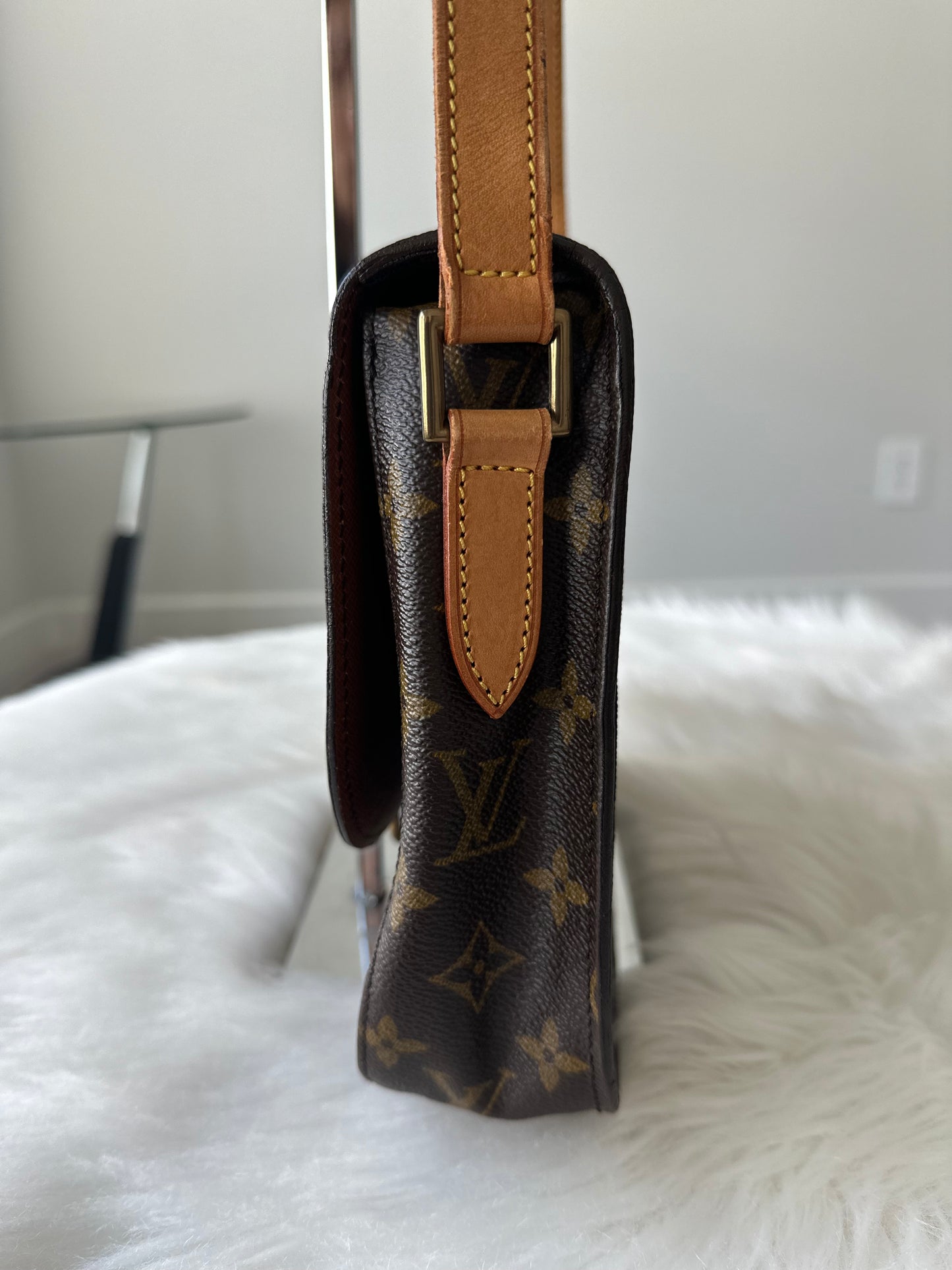 Pre-owned Louis Vuitton Saint Cloud GM Monogram Crossbody Bag