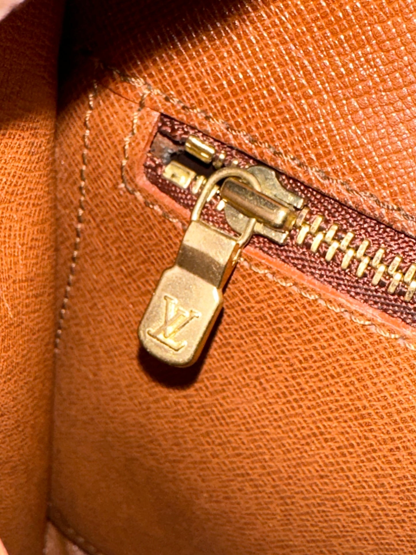 Pre-owned Louis Vuitton Saint Cloud GM Monogram Crossbody Bag