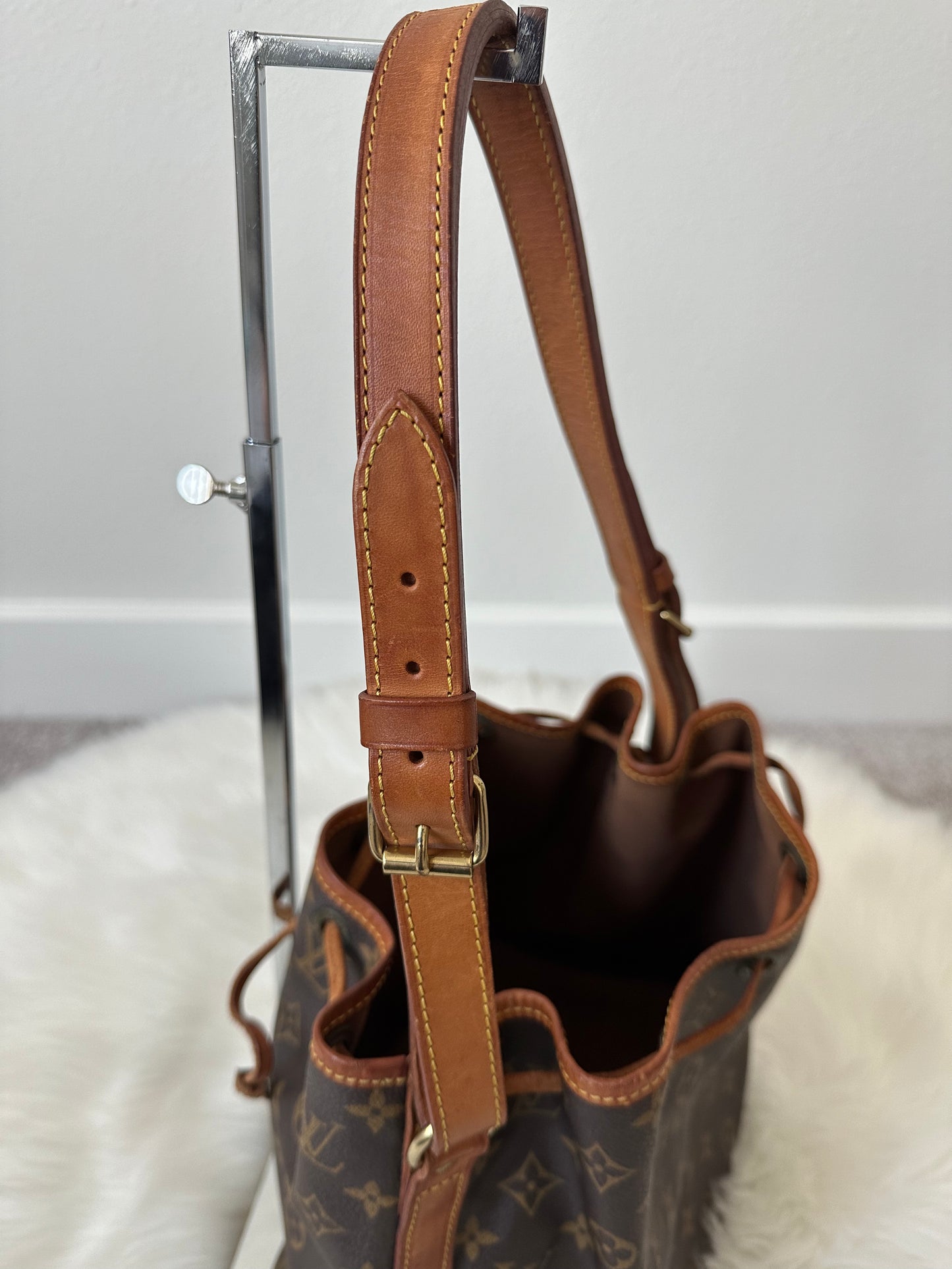 Pre-owned Authentic Louis Vuitton Petite Noe Monogram Shoulder Bag