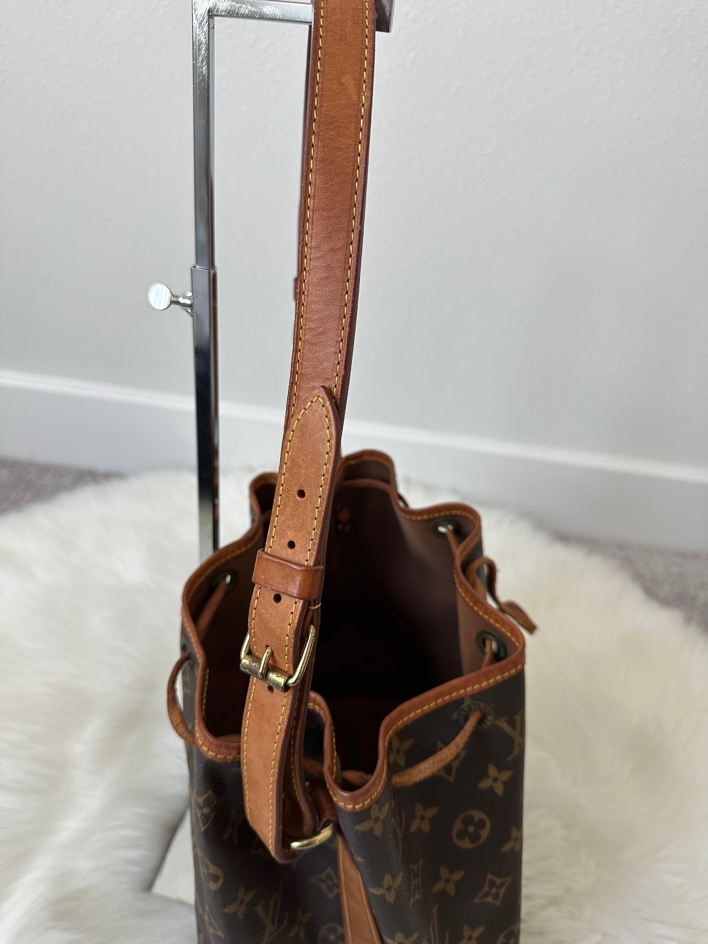 Pre-owned Authentic Louis Vuitton Petite Noe Monogram Shoulder Bag