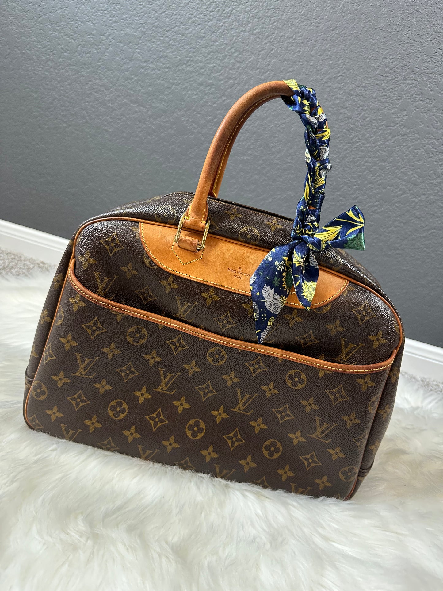Pre-owned Authentic Louis Vuitton Deauville Monogram Handbag