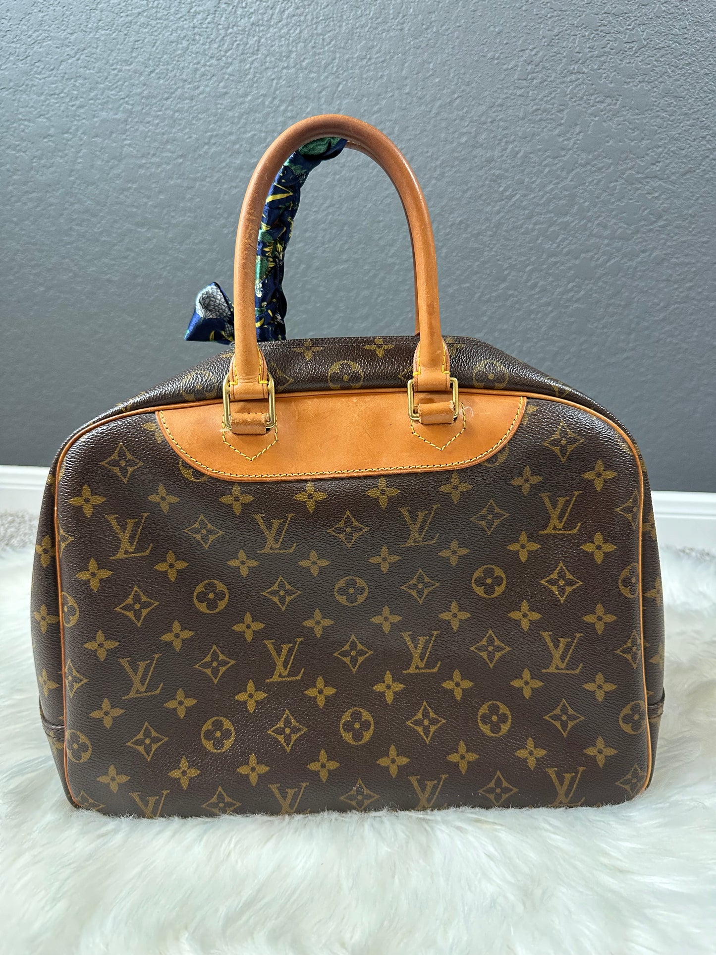 Pre-owned Authentic Louis Vuitton Deauville Monogram Handbag