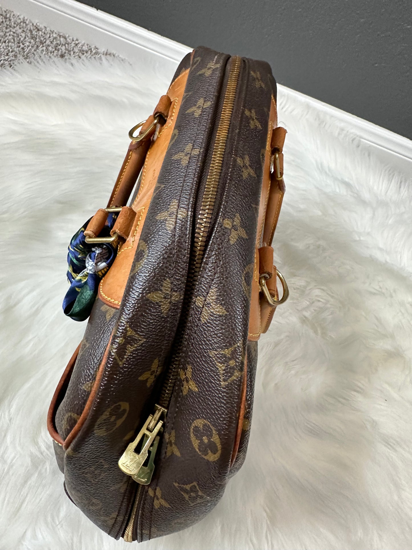 Pre-owned Authentic Louis Vuitton Deauville Monogram Handbag