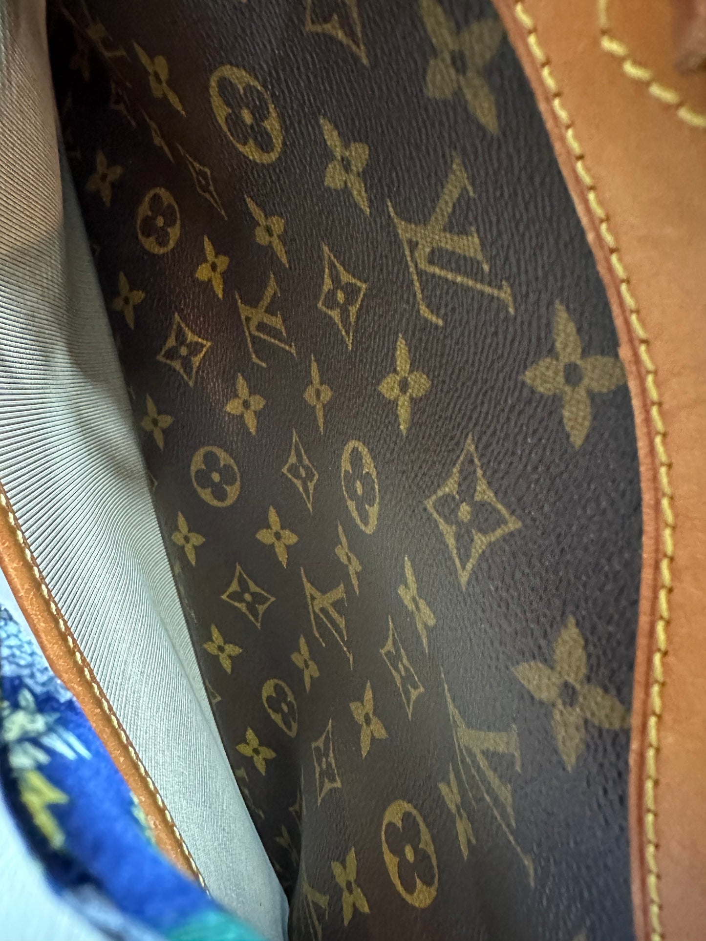 Pre-owned Authentic Louis Vuitton Deauville Monogram Handbag